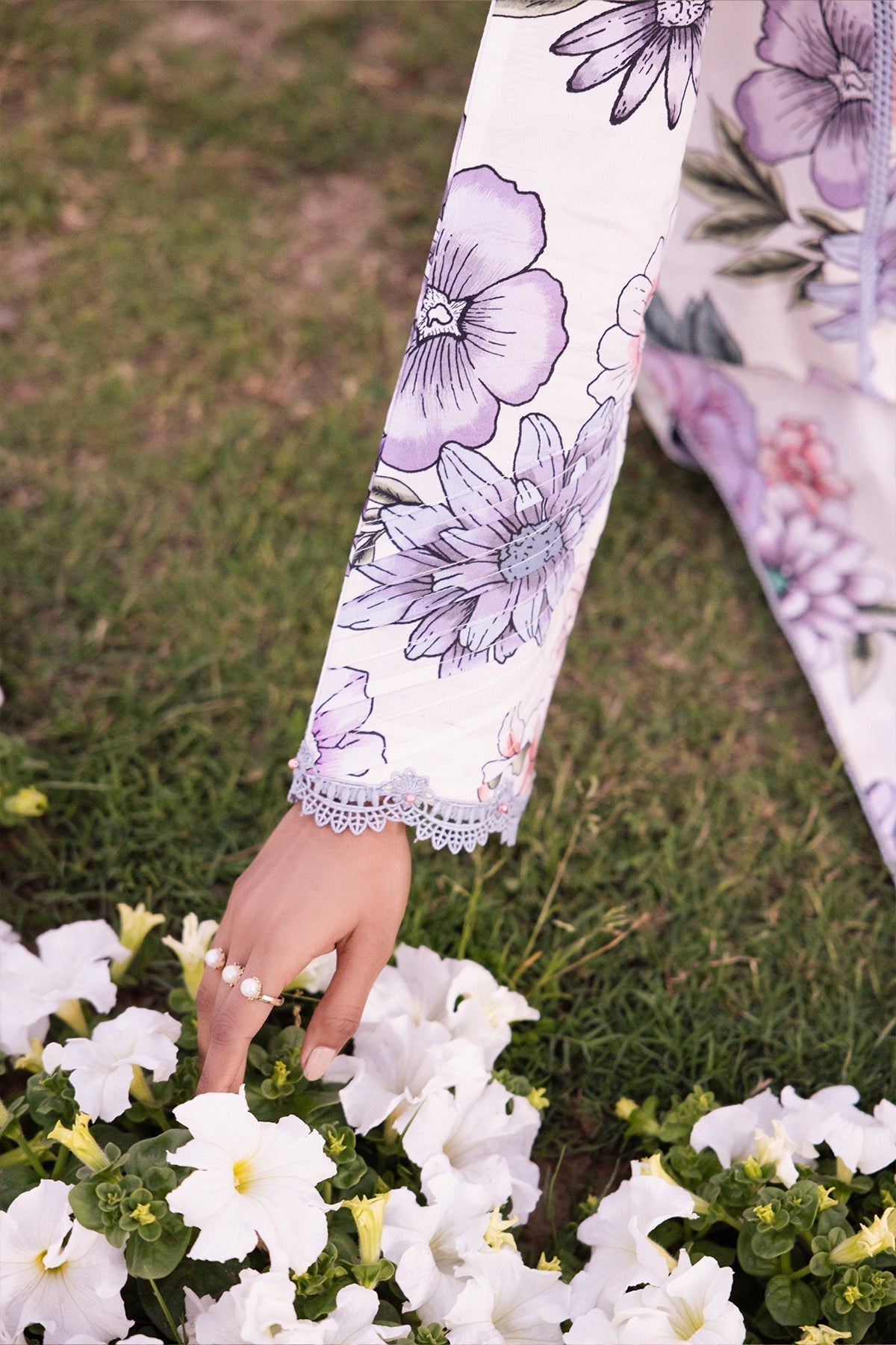 Alizeh | Sheen Lawn Prints 24 | TUBEROSE