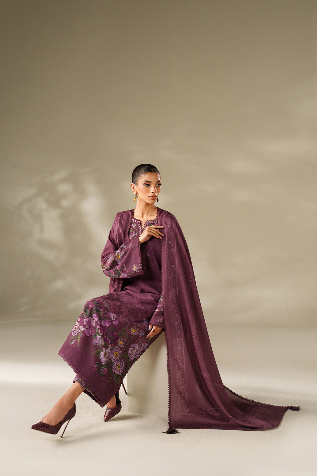 Iznik | Winter Chapter 25 | UE-566 Printed Khaddar, image 8