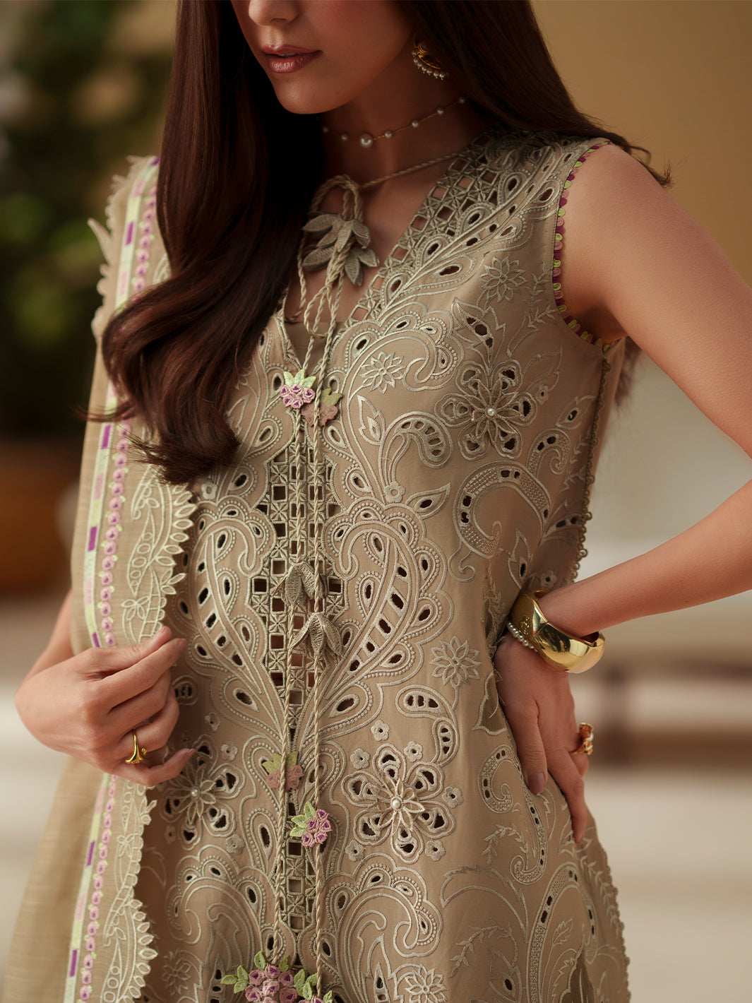 Bin Ilyas | Mashriq Luxury Lawn 26 | D-113-A, image 6
