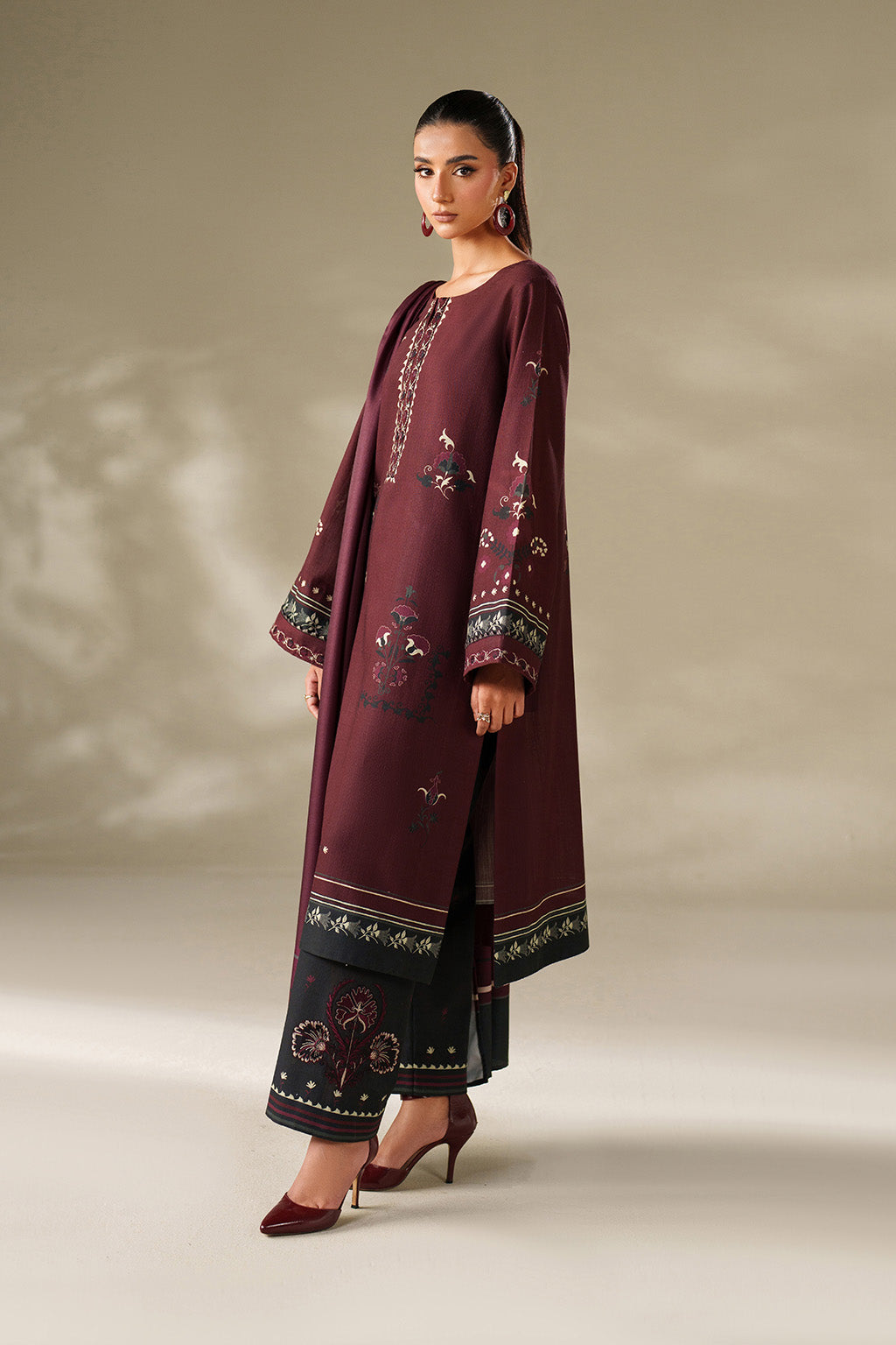 Iznik | Winter Chapter 25 | UE-570 Printed Khaddar, image 3