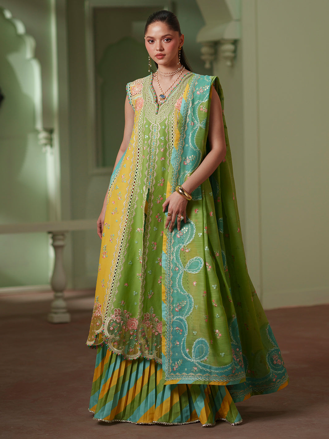 Bin Ilyas | Mashriq Luxury Lawn 26 | D-114-A, image 2