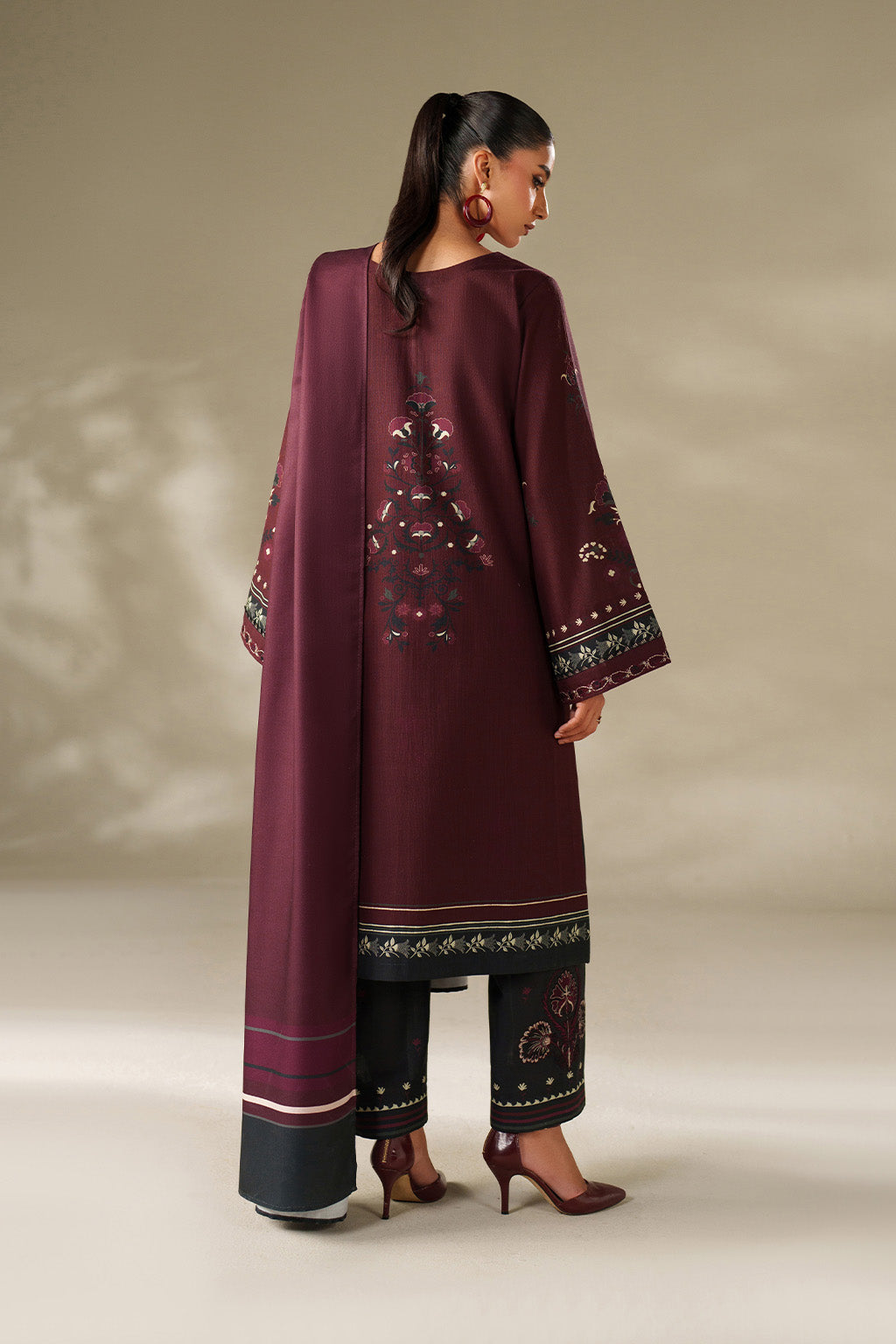 Iznik | Winter Chapter 25 | UE-570 Printed Khaddar, image 2