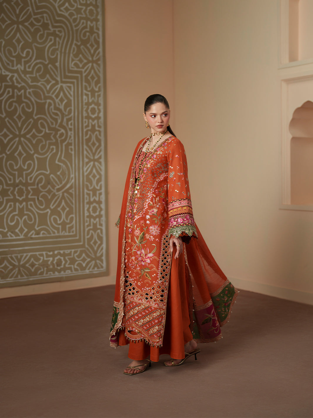 Bin Ilyas | Mashriq Luxury Lawn 26 | D-116-A, image 2