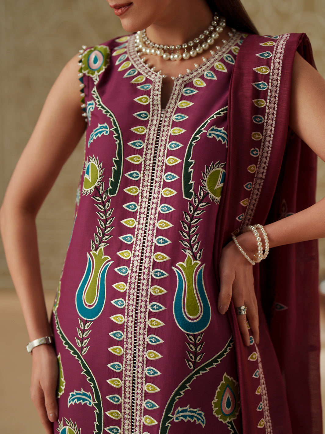 Bin Ilyas | Mashriq Luxury Lawn 26 | D-118-A, image 3