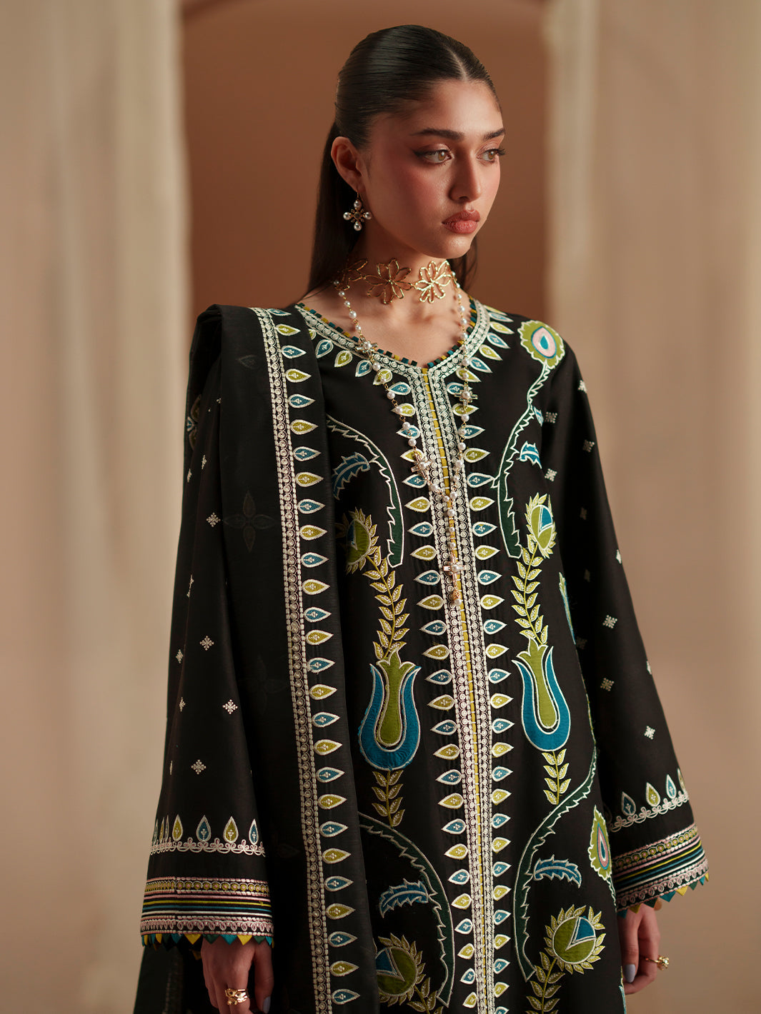 Bin Ilyas | Mashriq Luxury Lawn 26 | D-118-B, image 3