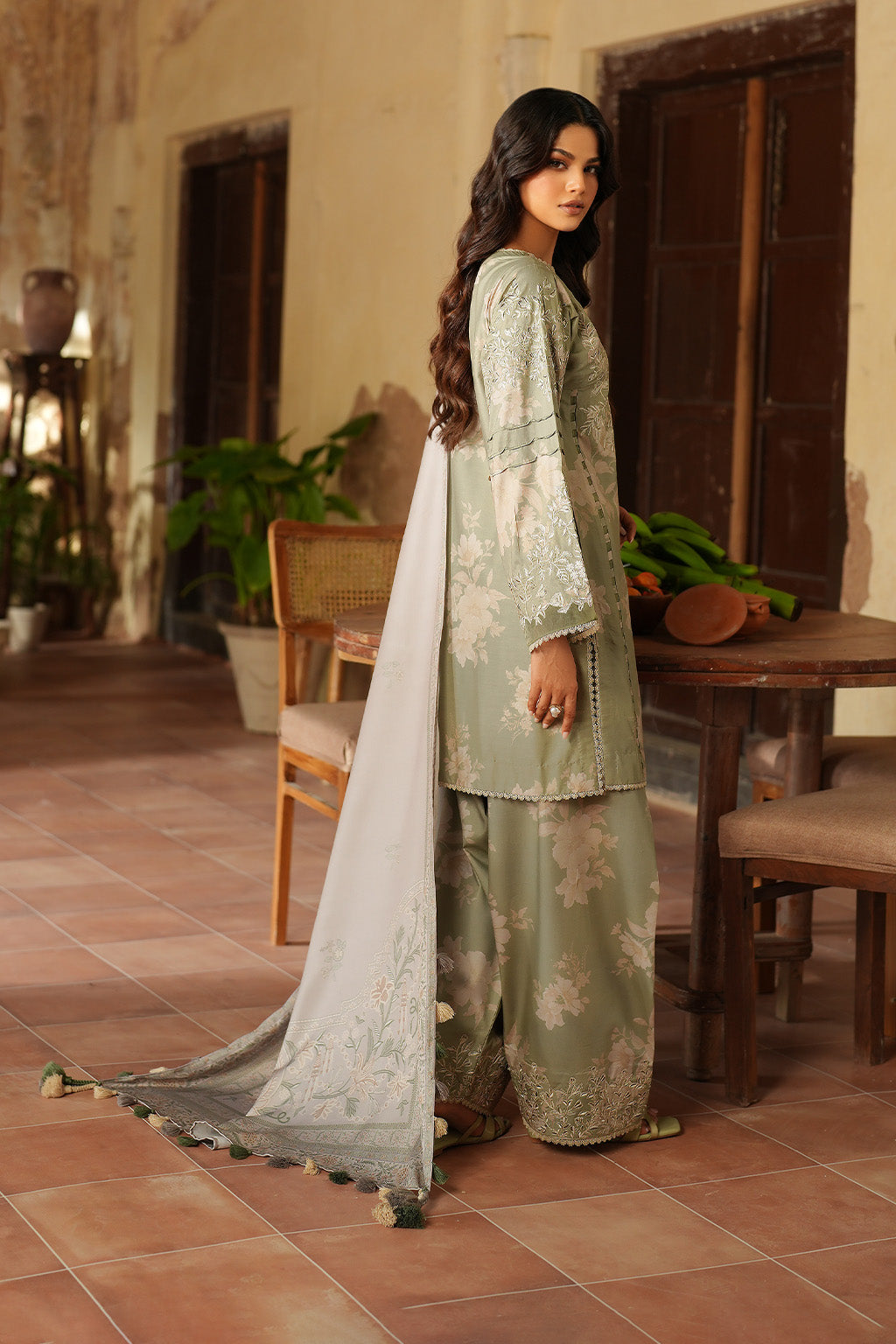 Iznik | Winter 25 | IPF-08, image 2