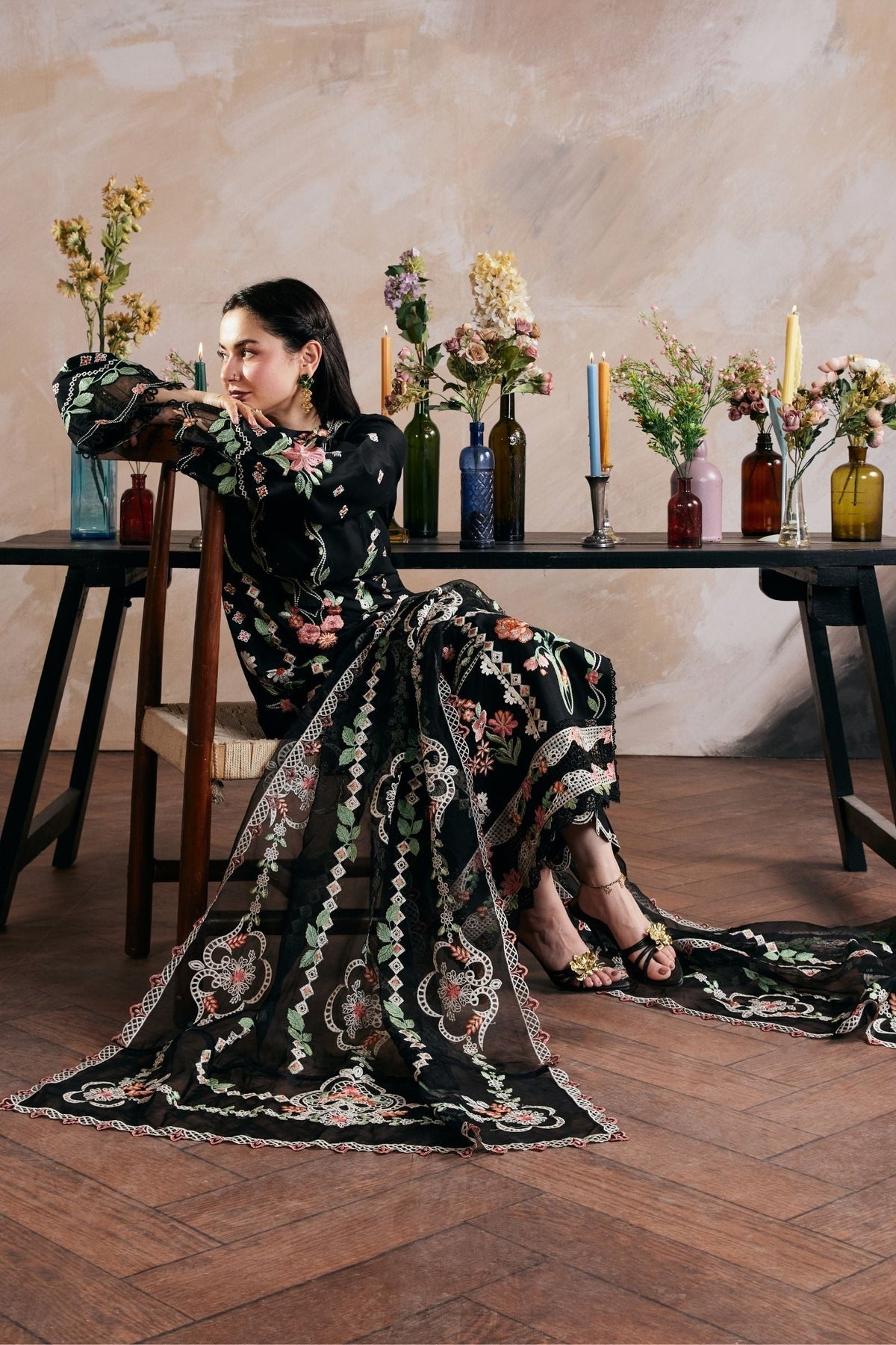 Maryam Hussain | Luxury Lawn 26 Vol 2 | Gul Meena, image 3
