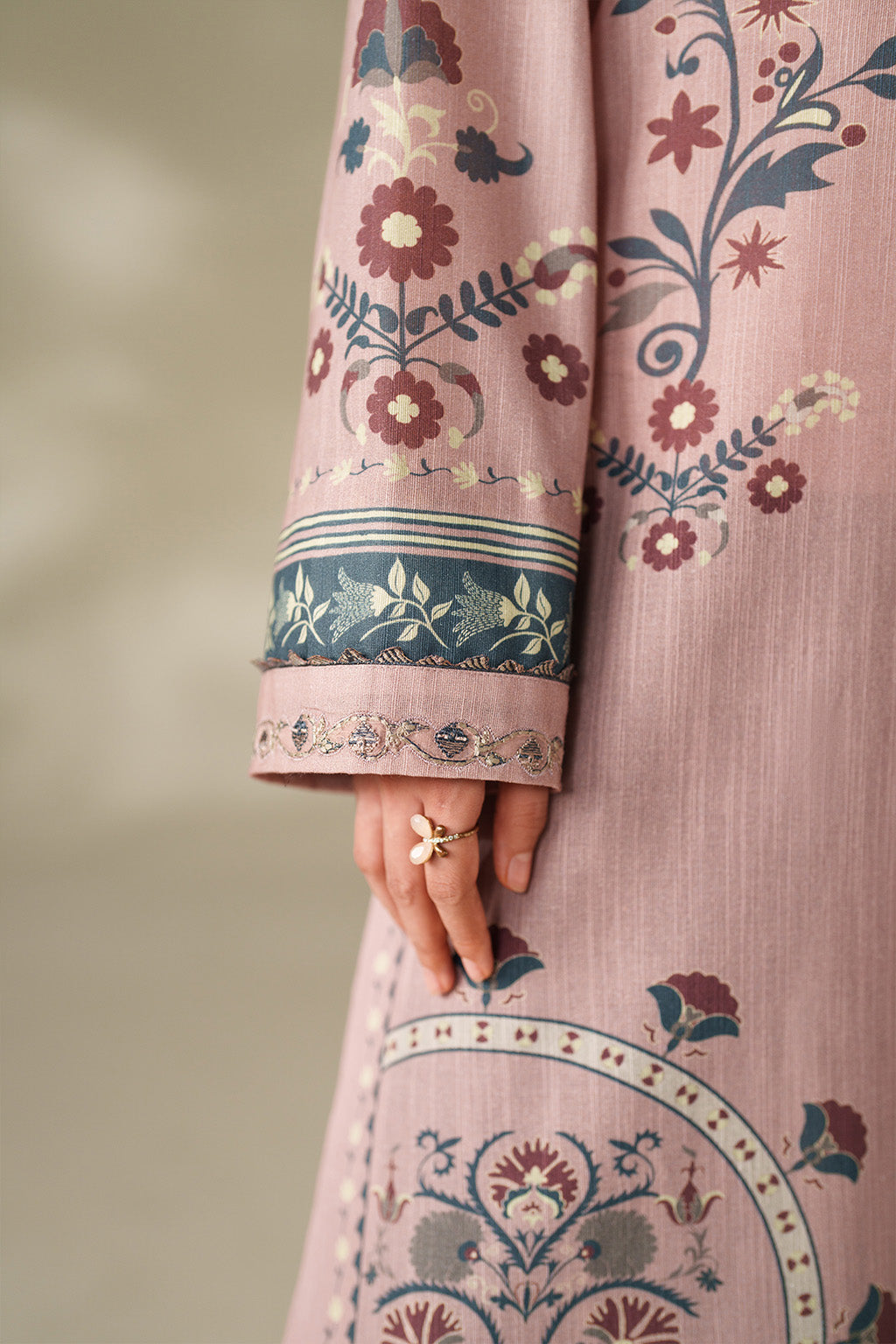 Iznik | Winter Chapter 25 | UE-569 Printed Khaddar-5