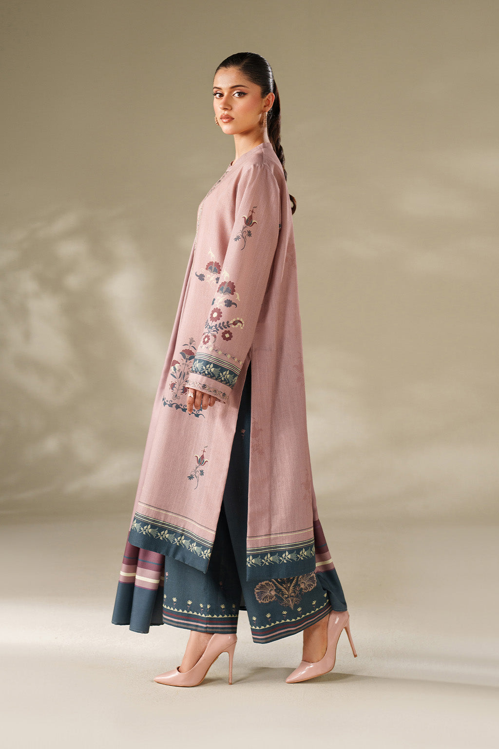 Iznik | Winter Chapter 25 | UE-569 Printed Khaddar, image 3