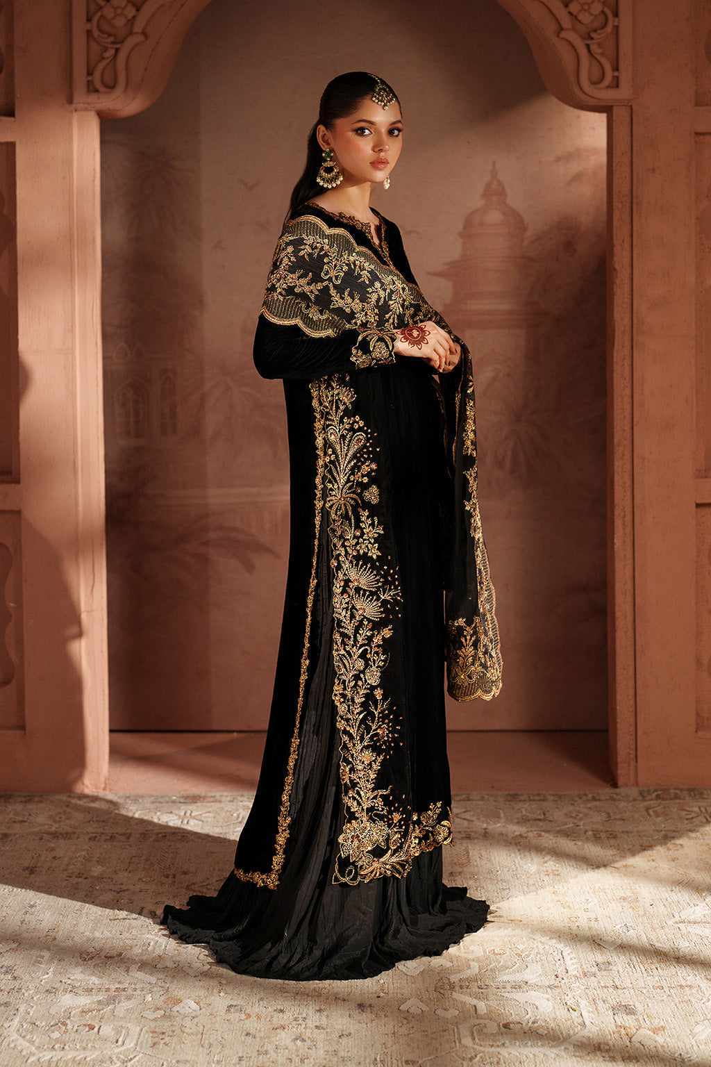 Iznik | Velvet 25 | IV-62 Embroidered Velvet-2