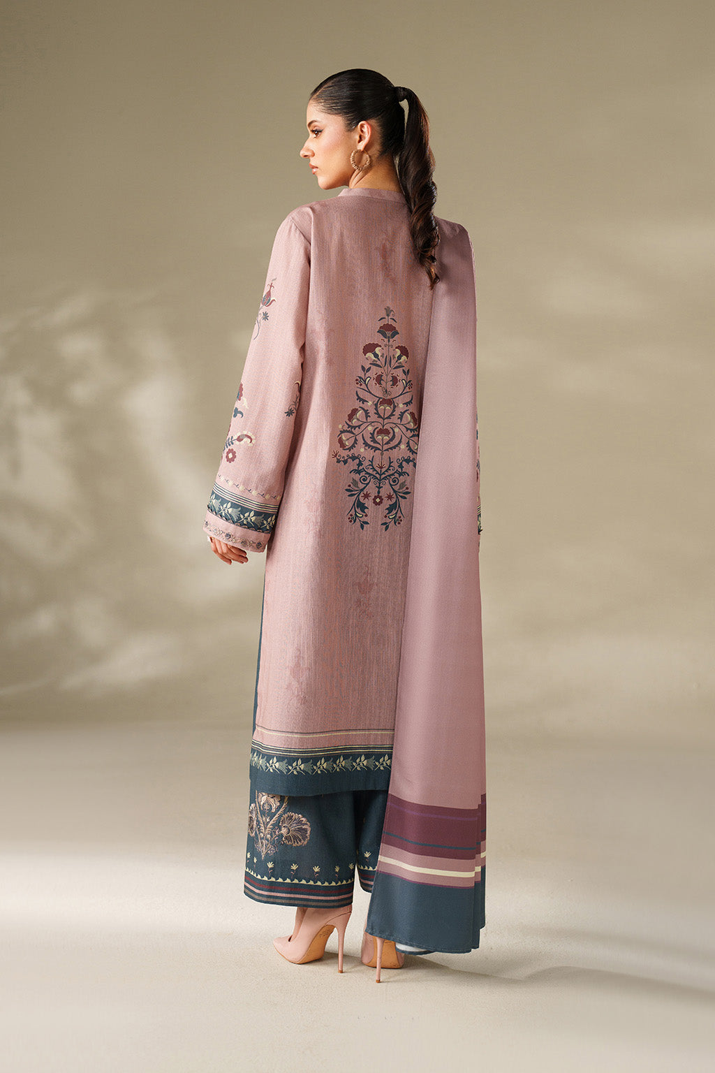 Iznik | Winter Chapter 25 | UE-569 Printed Khaddar-2