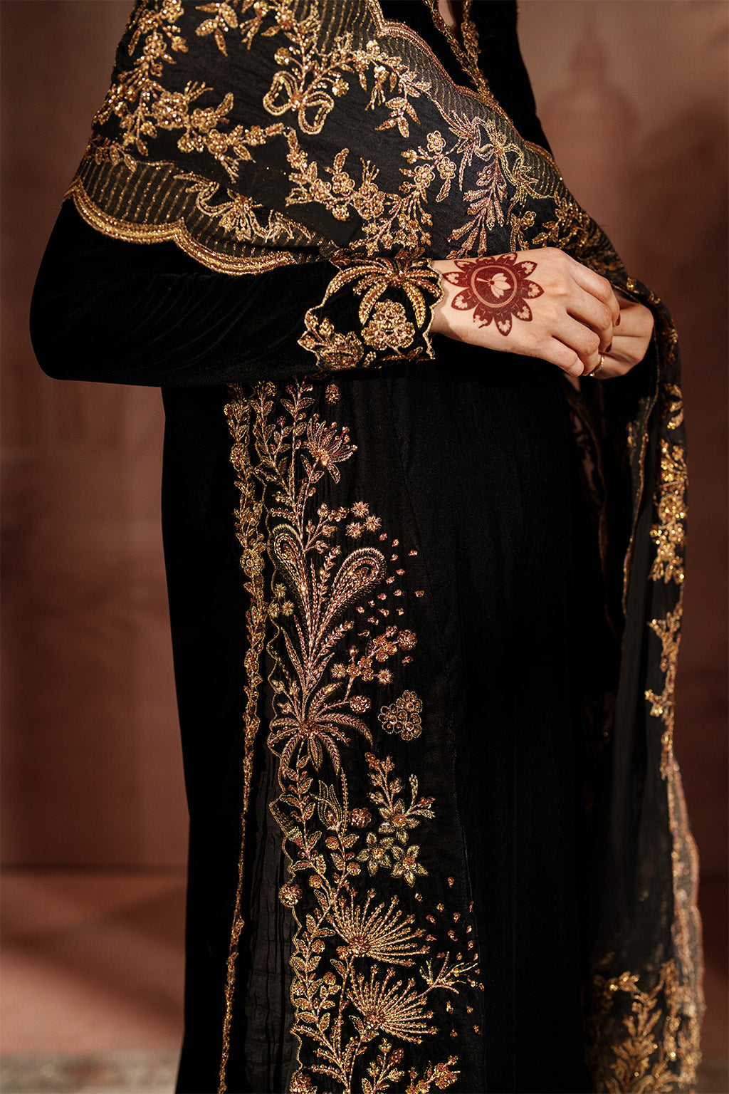 Iznik | Velvet 25 | IV-62 Embroidered Velvet-7