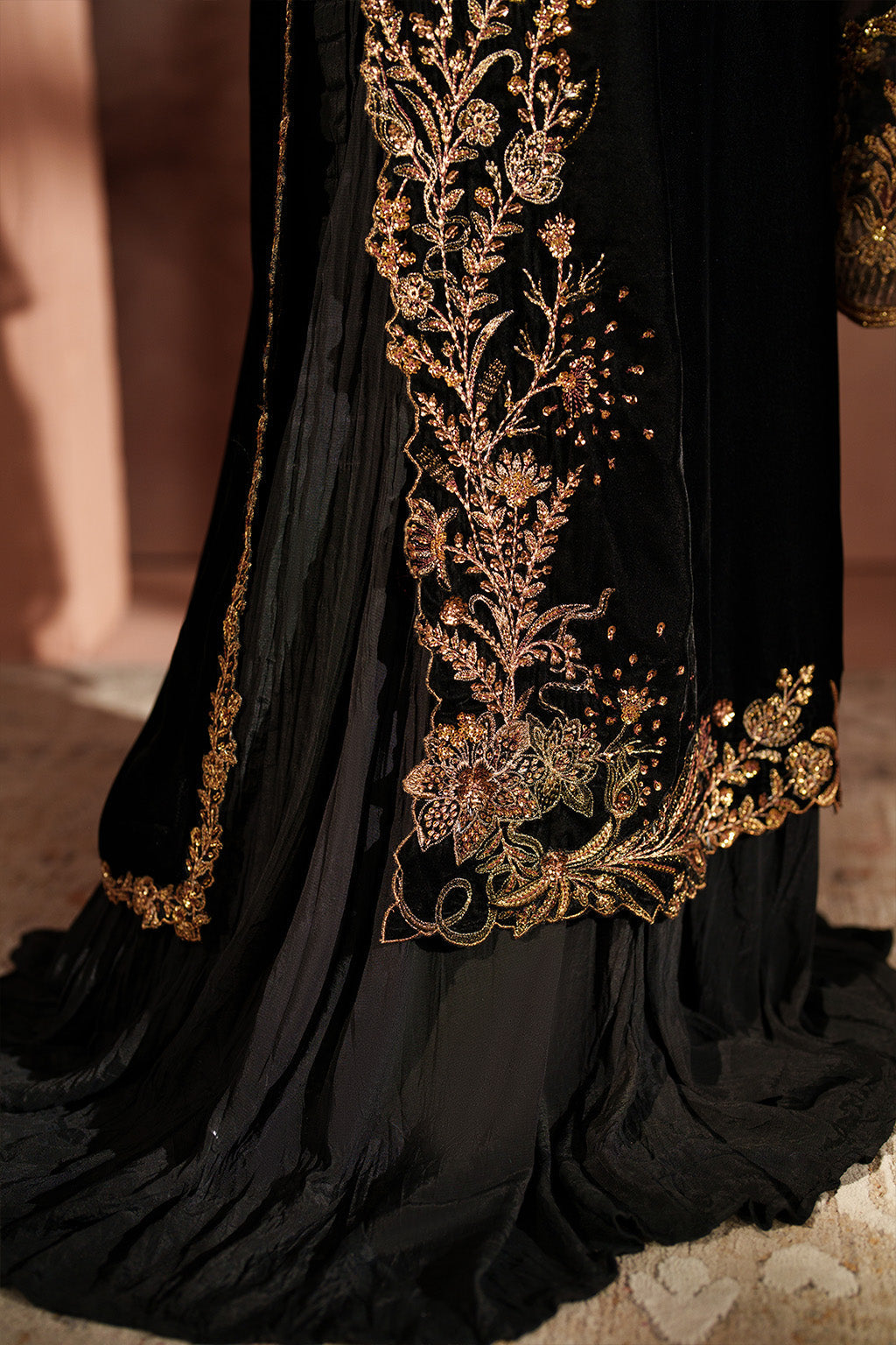 Iznik | Velvet 25 | IV-62 Embroidered Velvet-6