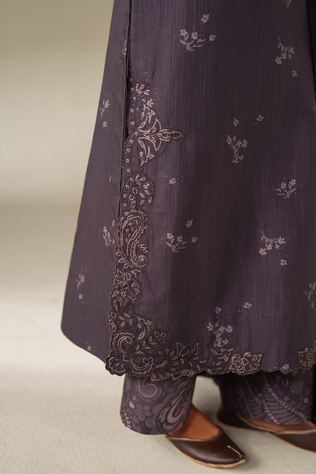 Iznik | Winter Chapter 25 | UE-558 Printed Khaddar, image 6