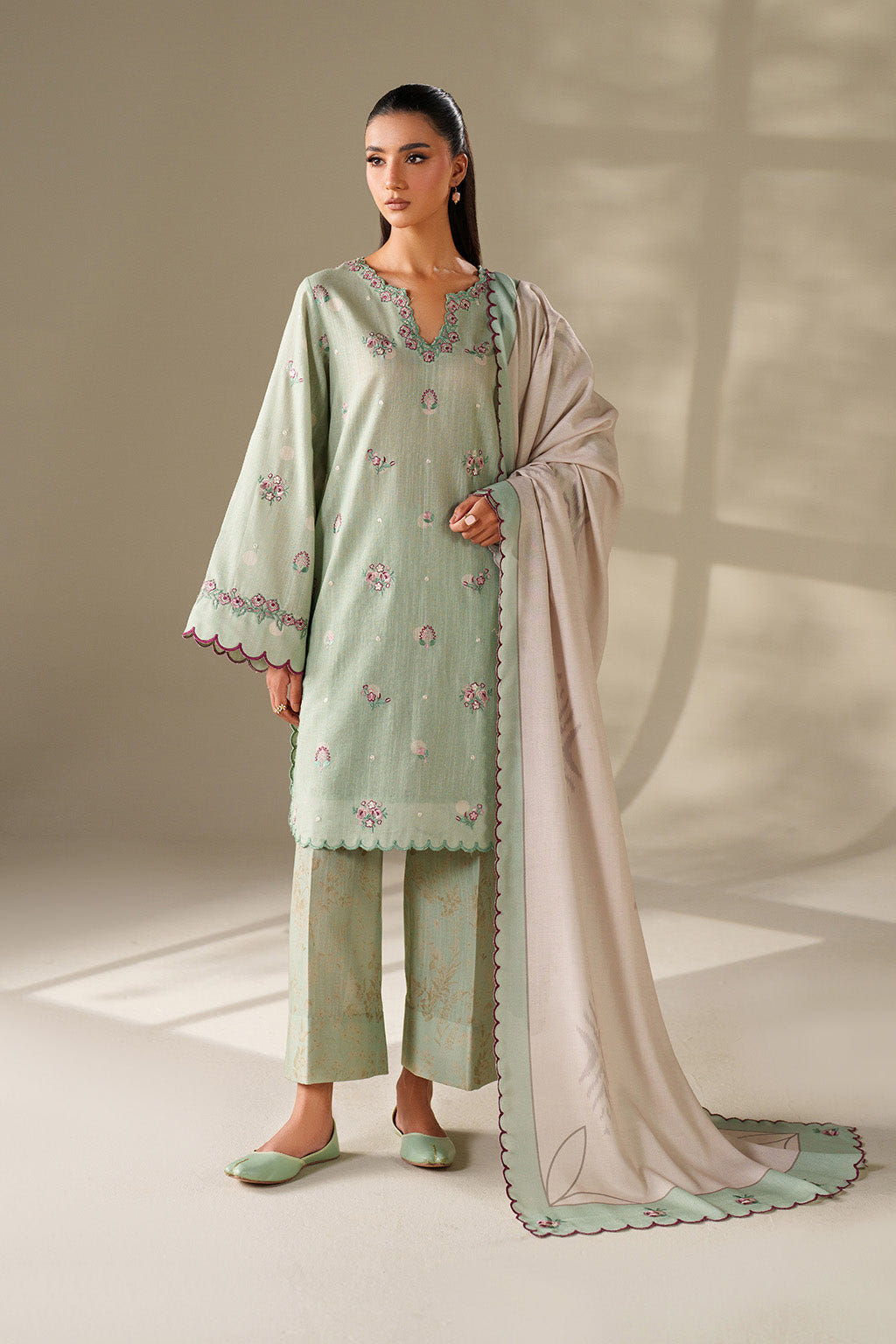 Iznik | Winter Chapter 25 | UE-563 Printed Khaddar