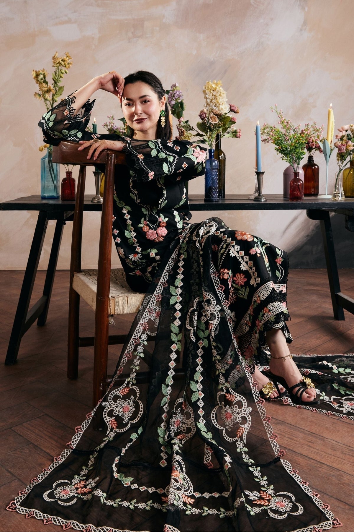 Maryam Hussain | Luxury Lawn 26 Vol 2 | Gul Meena, image 2