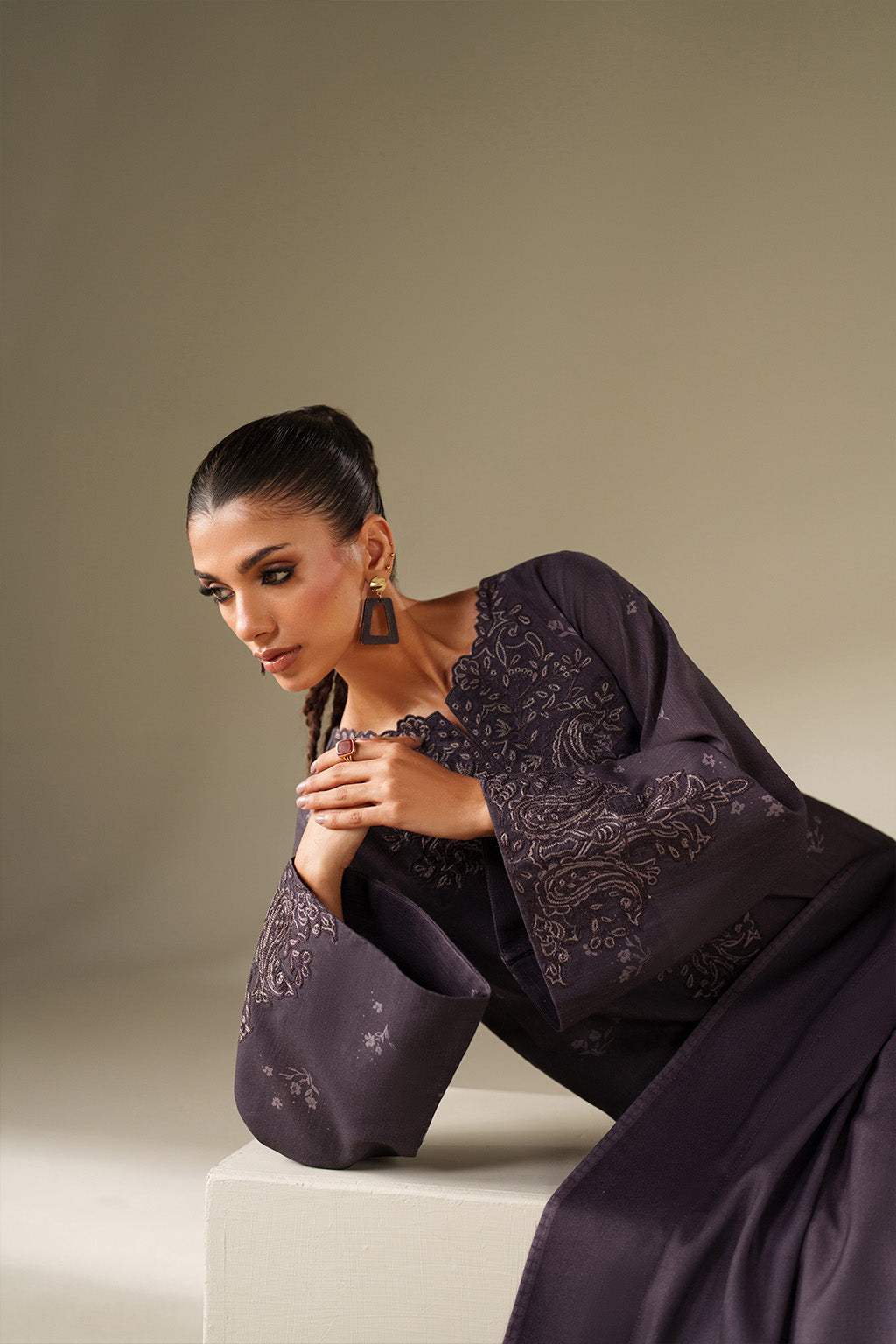 Iznik | Winter Chapter 25 | UE-558 Printed Khaddar, image 9