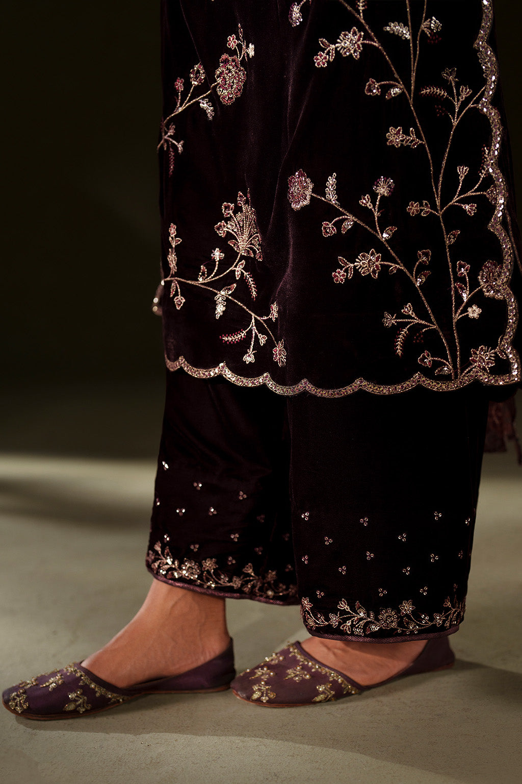 Iznik | Velvet 25 | IV-70 Embroidered Velvet, image 5