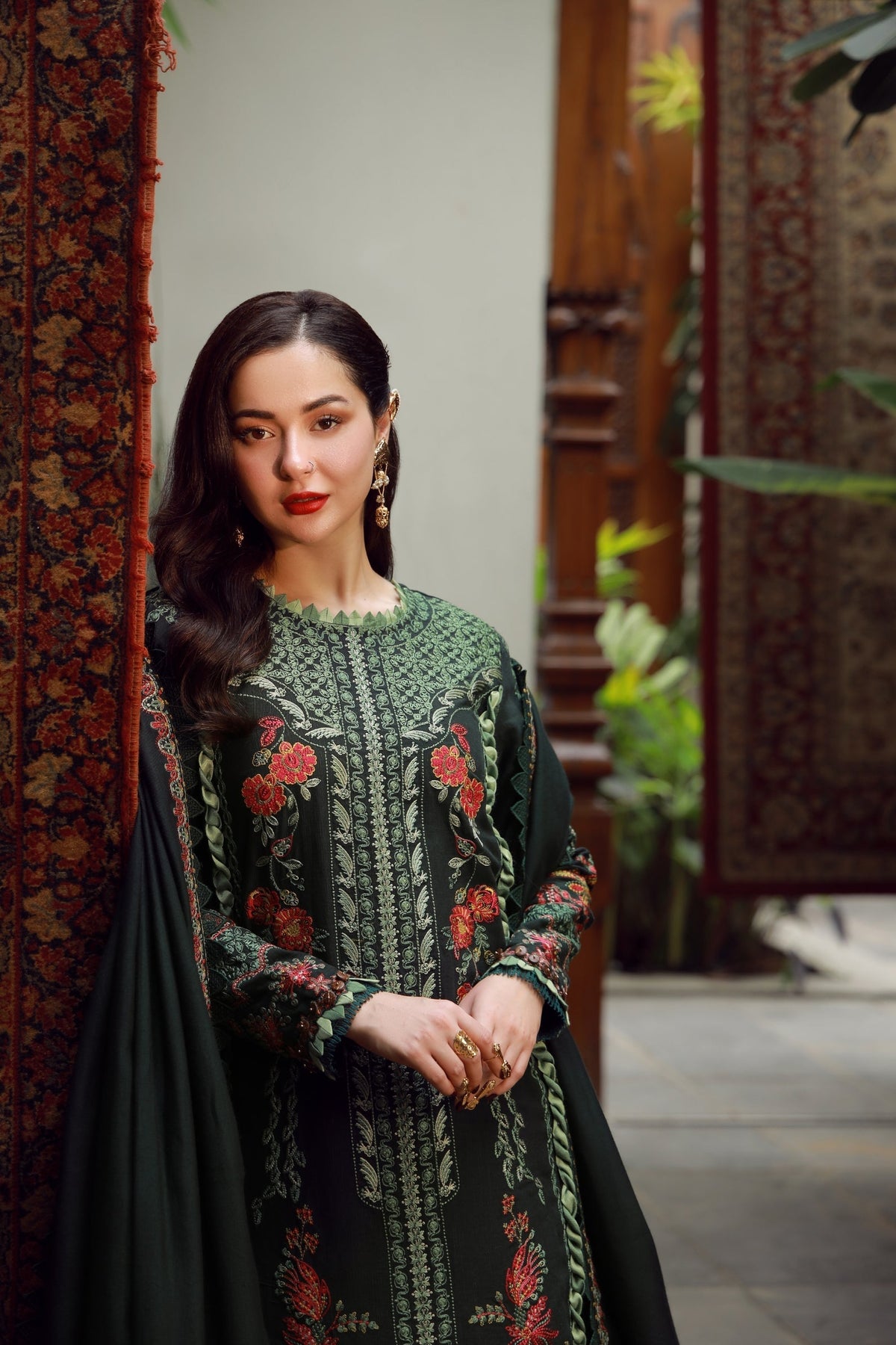 Maryam Hussain | Winter Shawl 25 | Almas, image 3