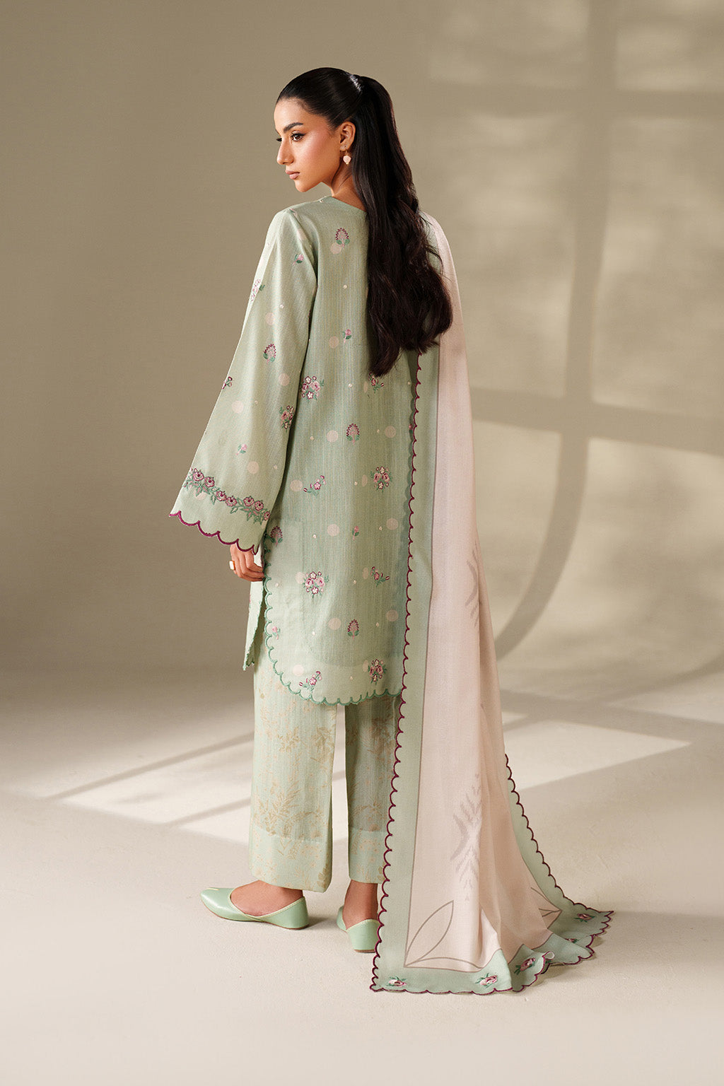 Iznik | Winter Chapter 25 | UE-563 Printed Khaddar