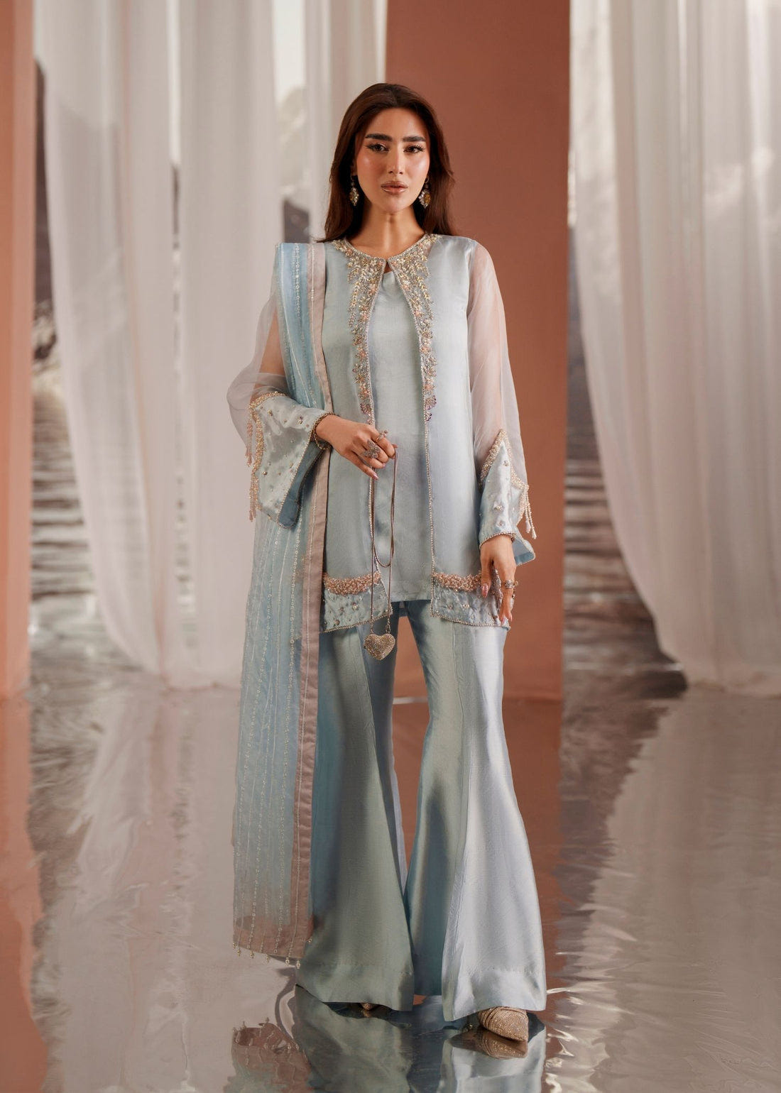 Mehak Yaqoob | Enchante Luxe Edit | Aura