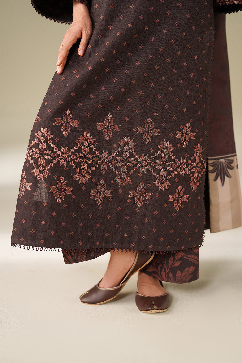 Iznik | Winter Chapter 25 | UE-559 Printed Khaddar, image 6