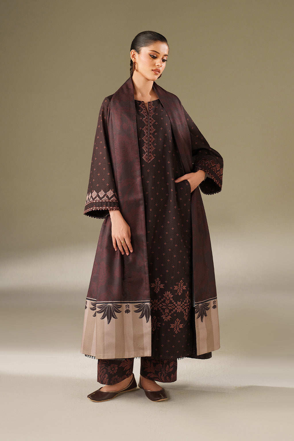 Iznik | Winter Chapter 25 | UE-559 Printed Khaddar, image 4