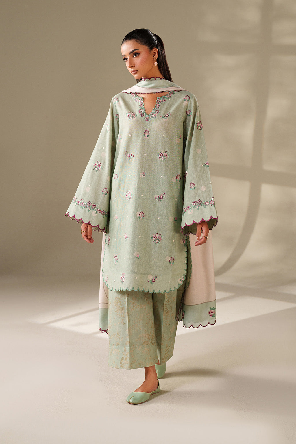 Iznik | Winter Chapter 25 | UE-563 Printed Khaddar, image 4
