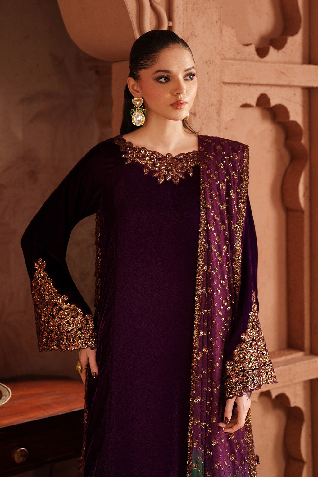 Iznik | Velvet 25 | IV-57 Embroidered Velvet, image 4