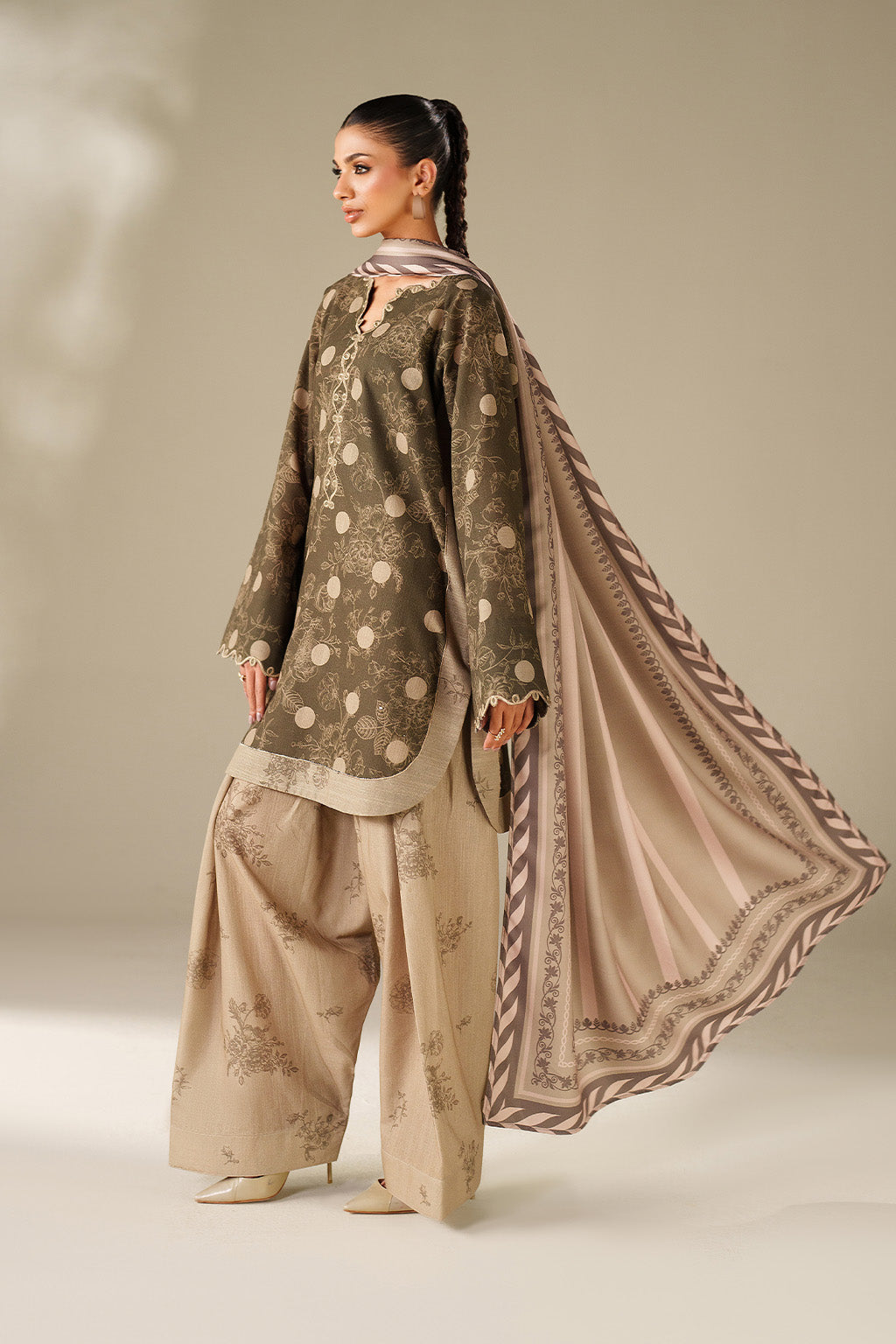 Iznik | Winter Chapter 25 | UE-565 Printed Khaddar, image 3