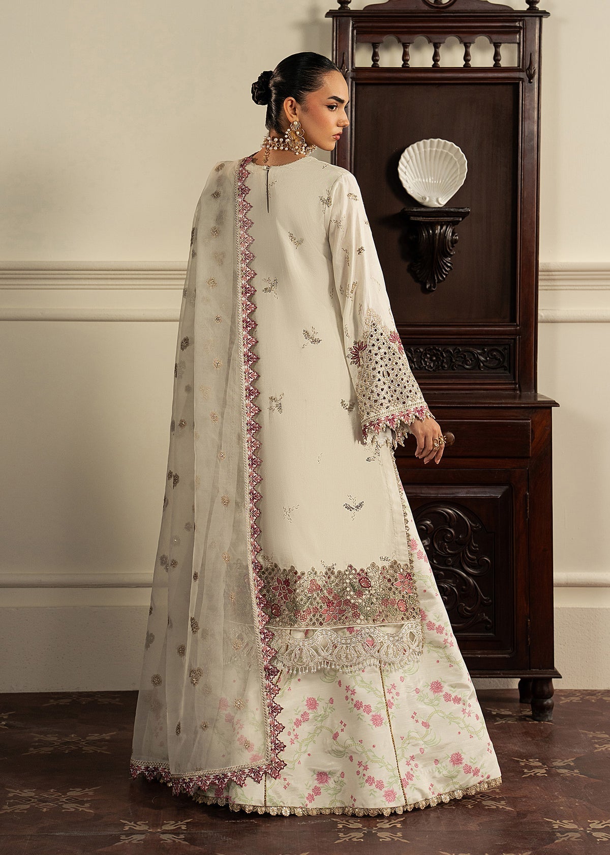 Sadaf Fawad Khan | Roya Lumiere | Nohor-2