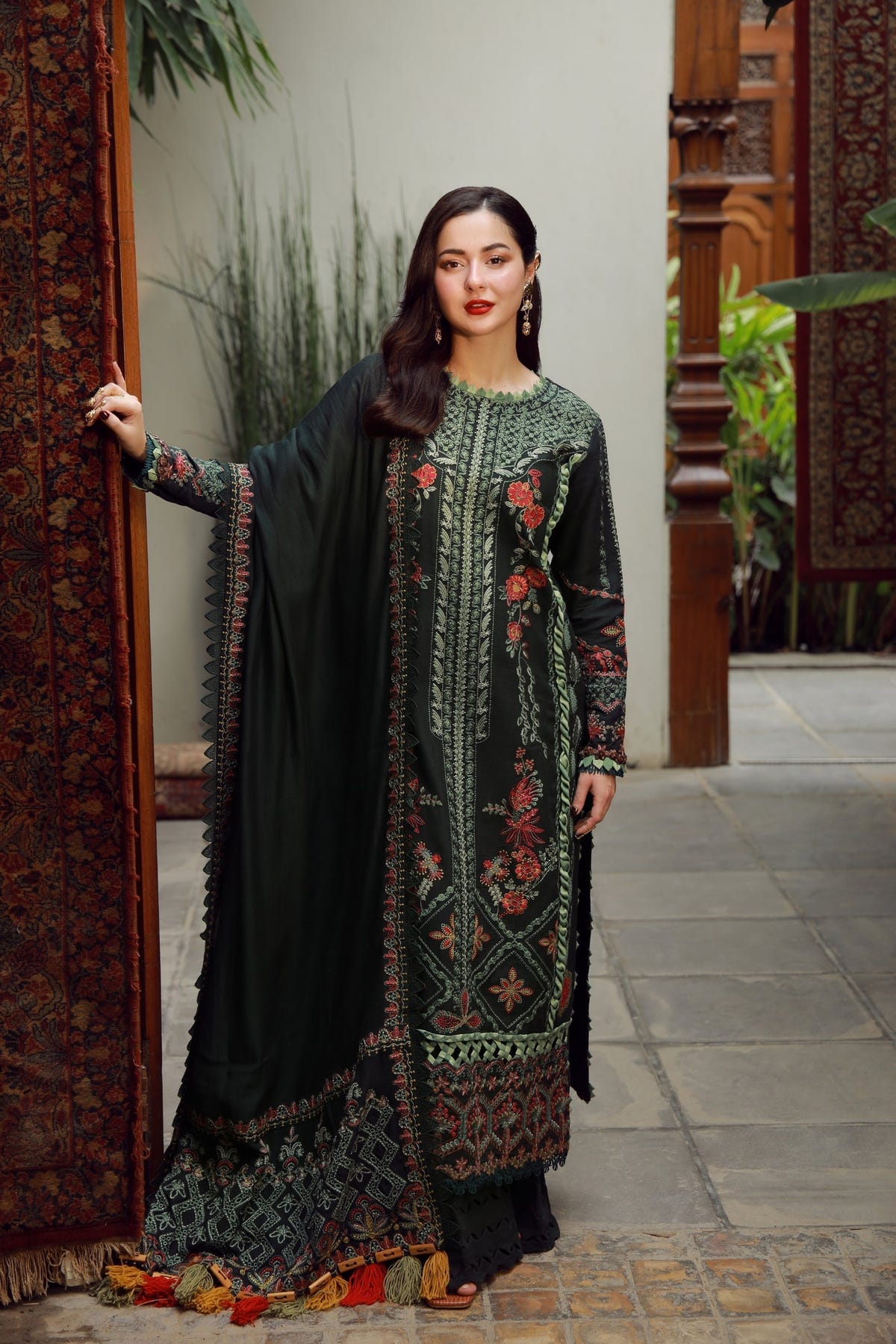 Maryam Hussain | Winter Shawl 25 | Almas