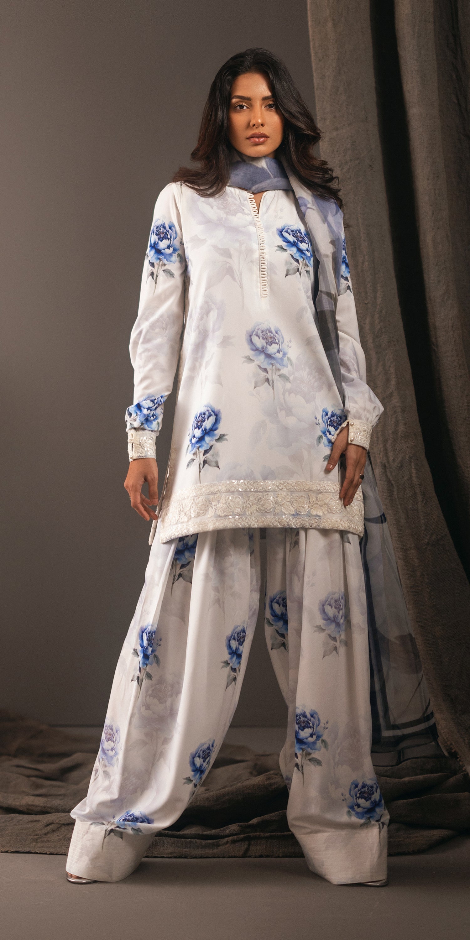 Erum Khan | Beyond Basic | RADIANT RHYTHM by Designer Erum Khan - House of Maryam - Pakistani Designer Ethnic Wear in {{ shop.shopifyCountryName }}