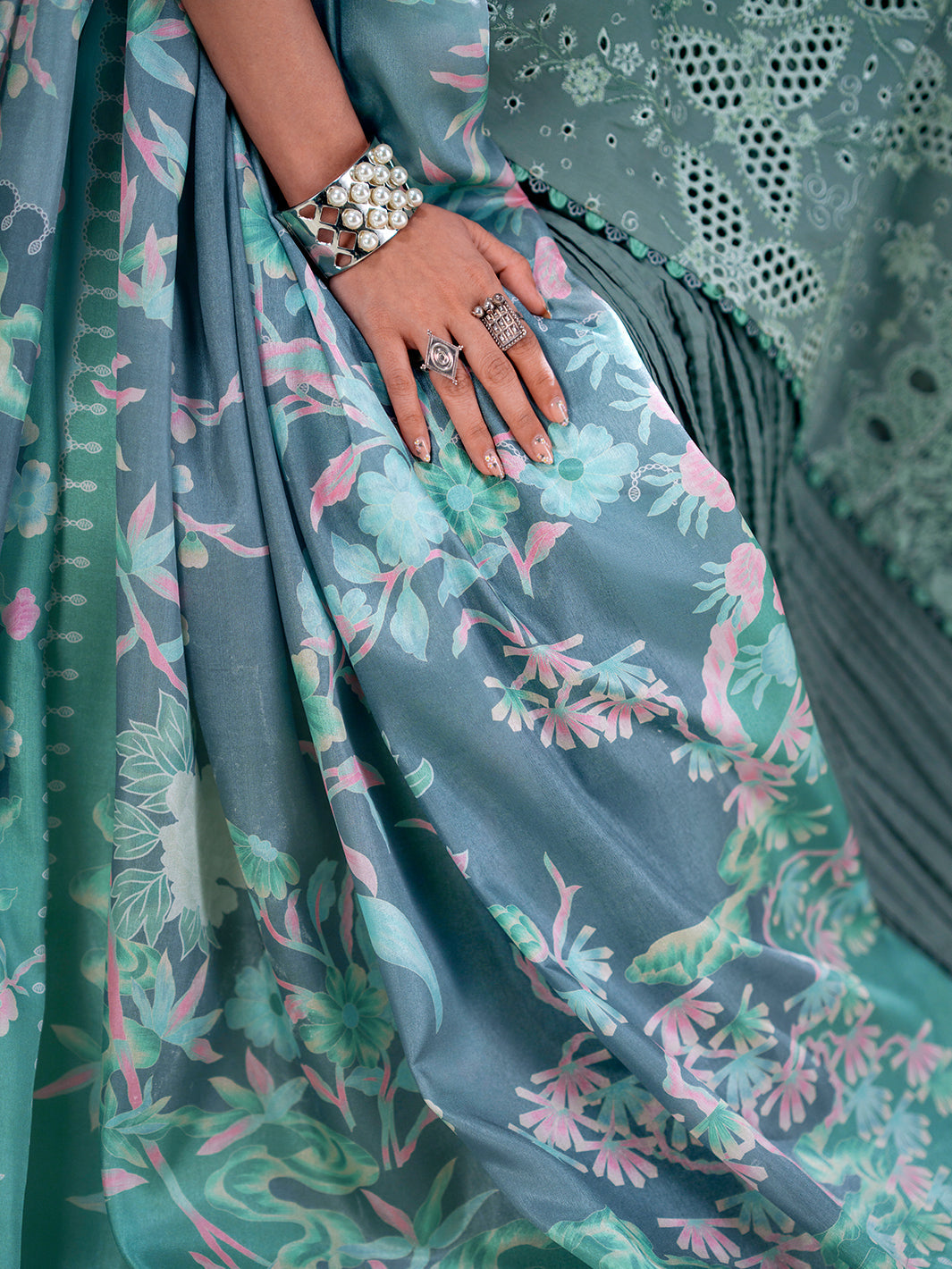 Bin Ilyas | Amour Luxury Lawn 26 |181-A, image 4