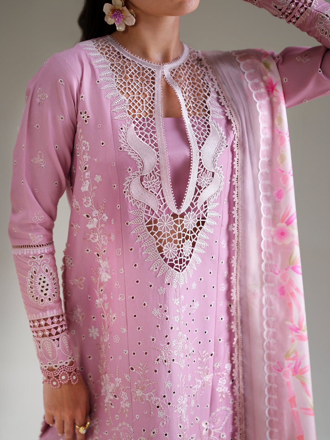 Bin Ilyas | Amour Luxury Lawn 26 | 181-B, image 4