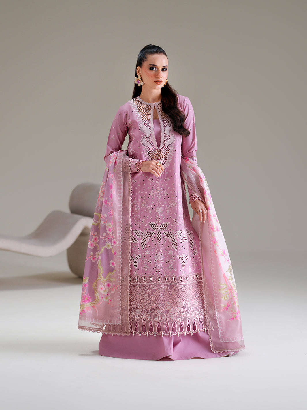 Bin Ilyas | Amour Luxury Lawn 26 | 181-B, image 2