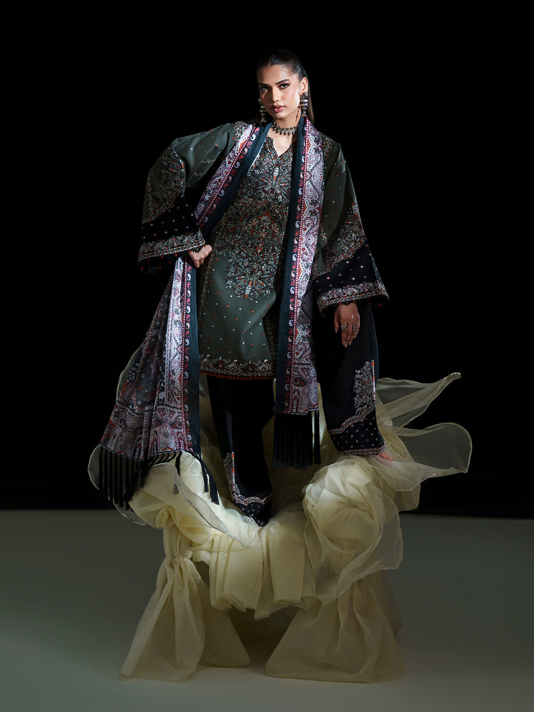 Bin Ilyas | Amour Luxury Lawn 26 |182-A, image 4