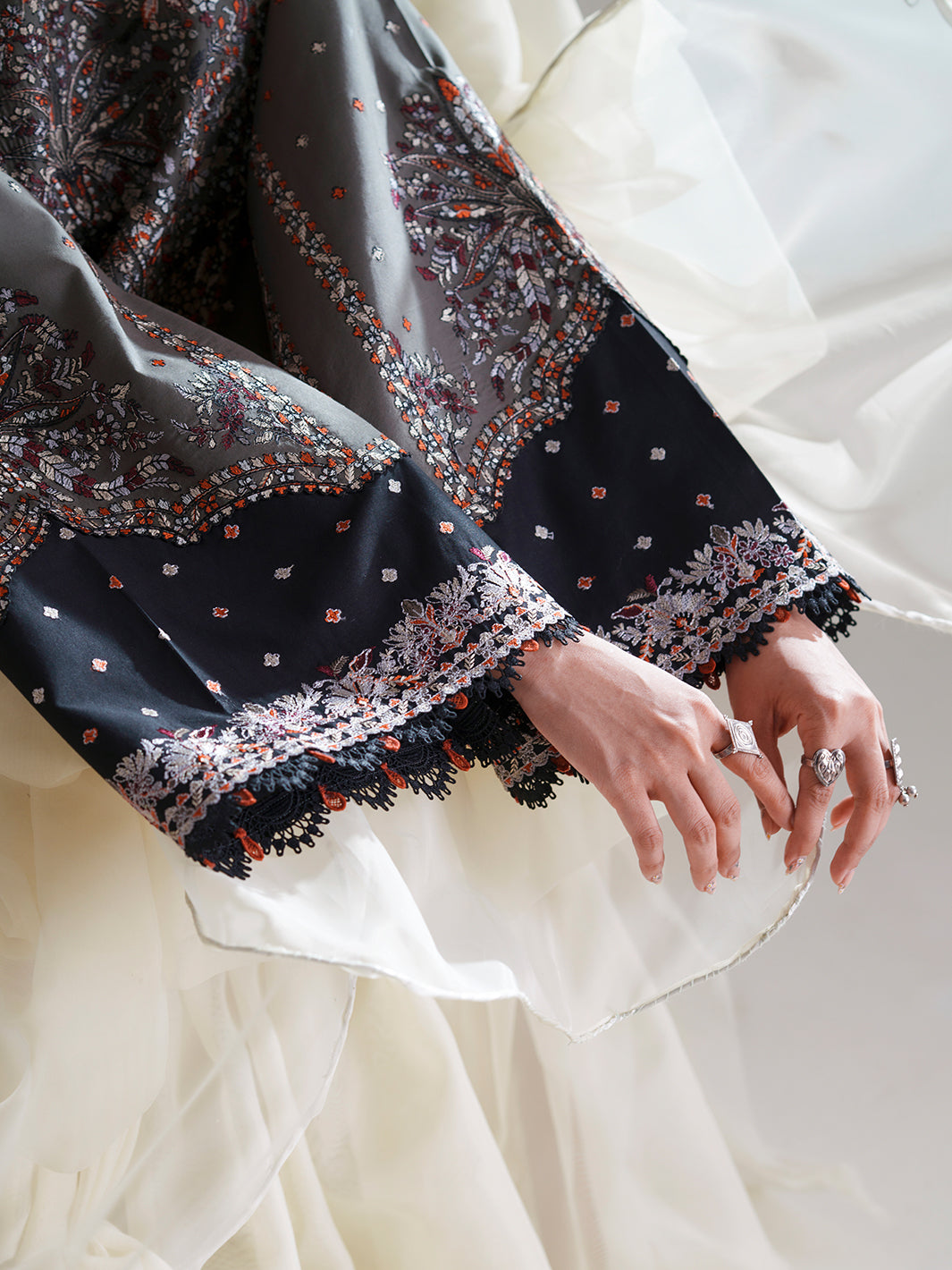 Bin Ilyas | Amour Luxury Lawn 26 |182-A-7