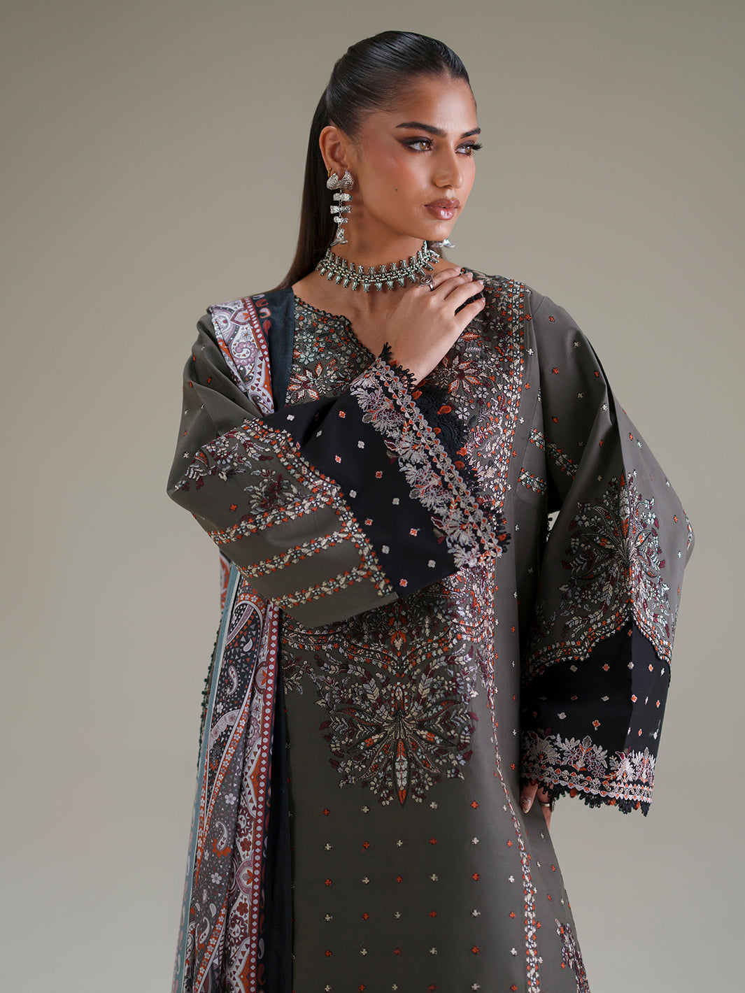 Bin Ilyas | Amour Luxury Lawn 26 |182-A, image 3