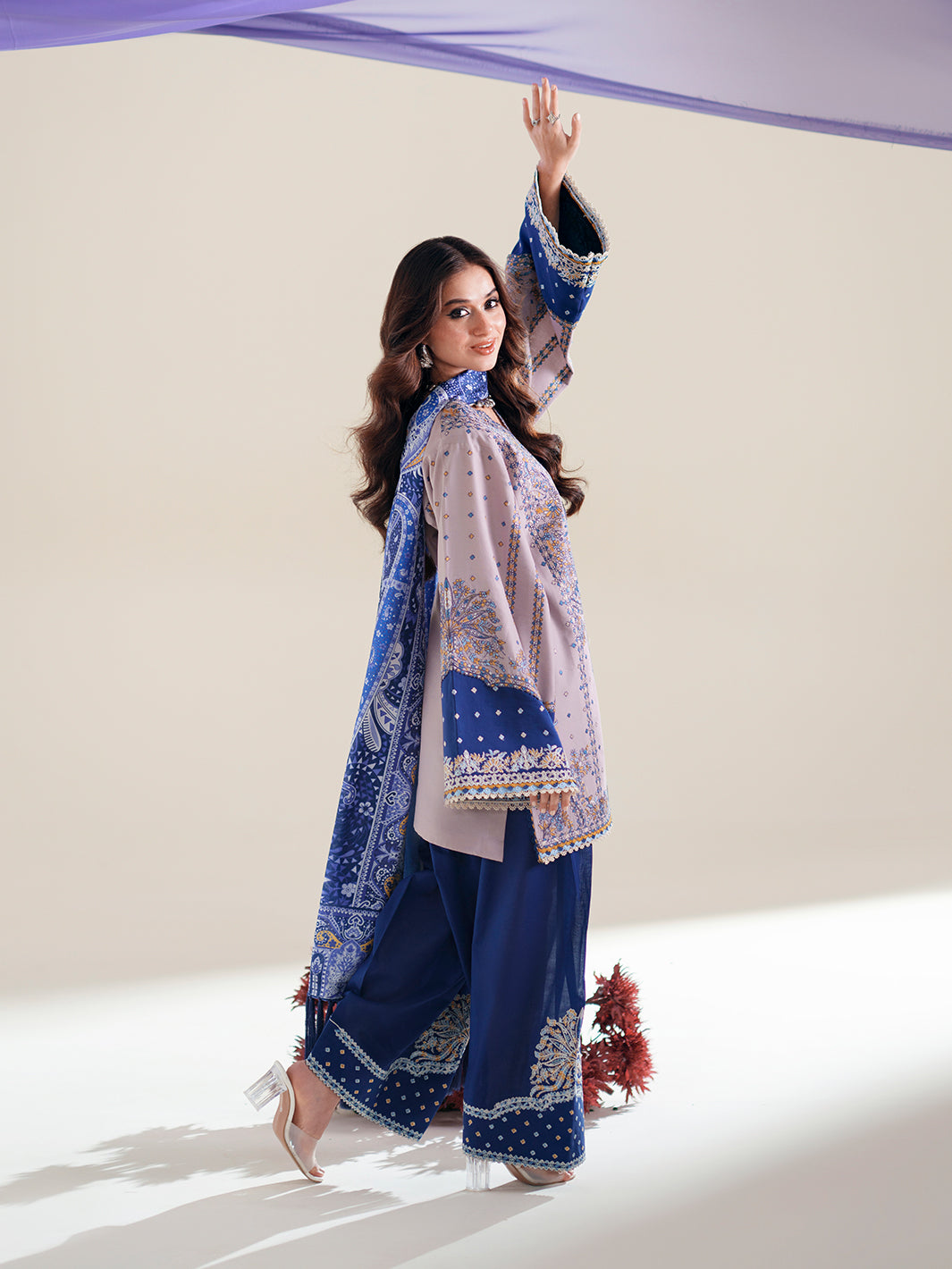 Bin Ilyas | Amour Luxury Lawn 26 |182-B, image 2