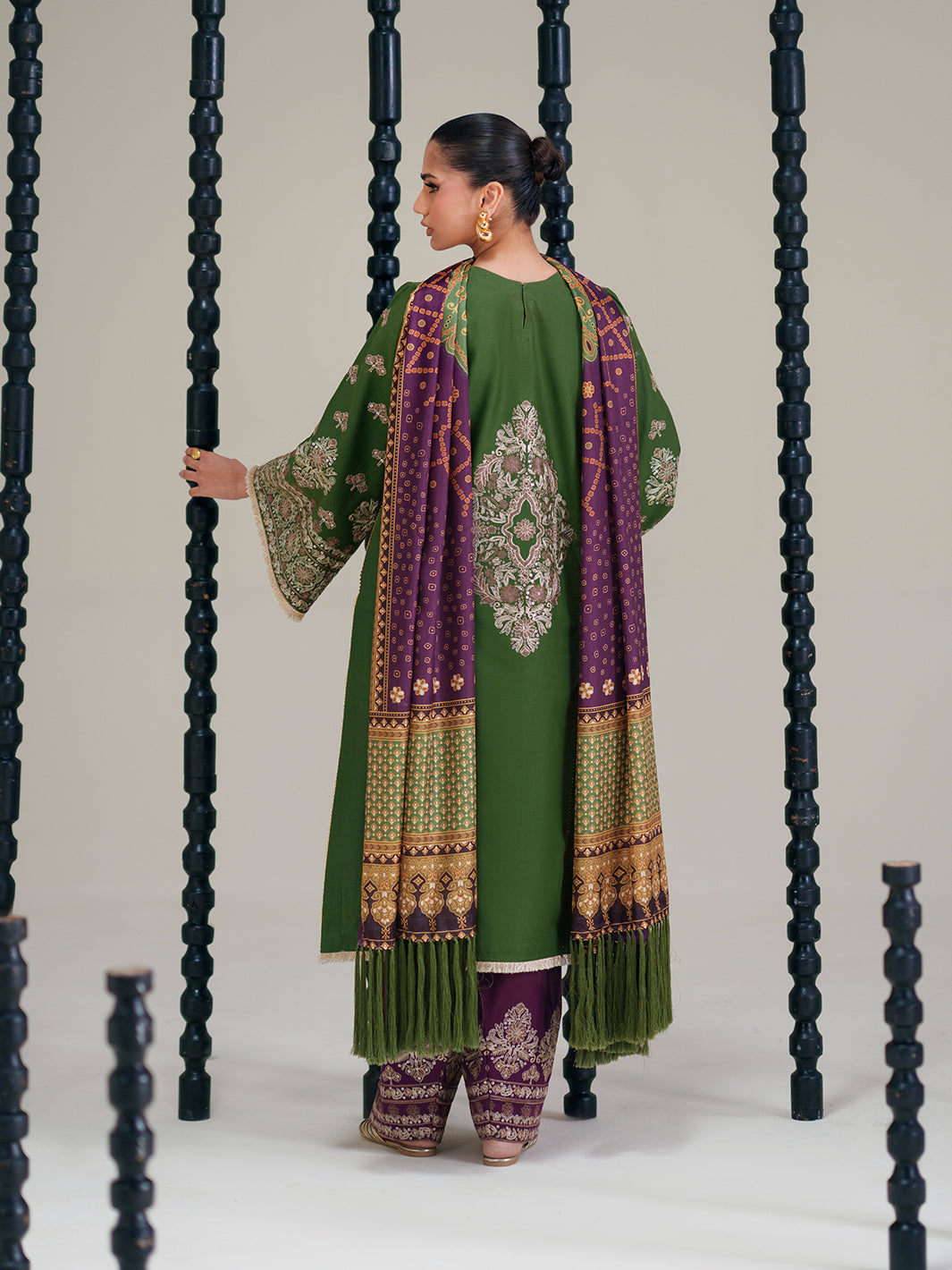 Bin Ilyas | Amour Luxury Lawn 26 | 183-B-2