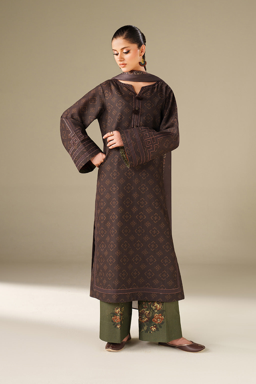 Iznik | Winter Chapter 25 | UE-564 Printed Khaddar, image 2