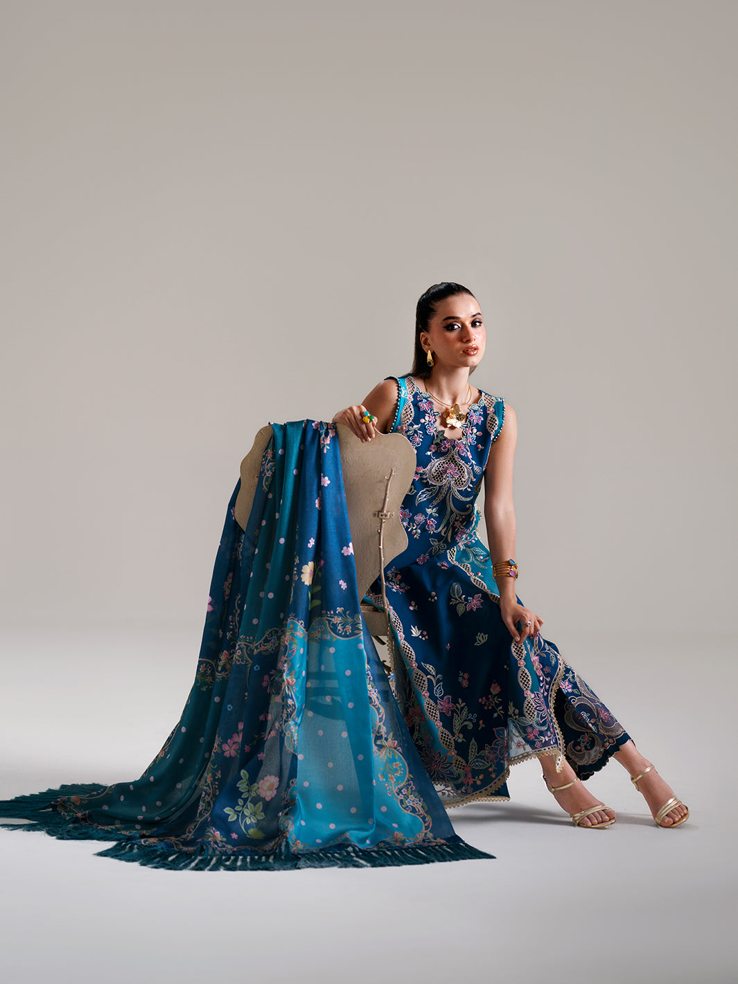 Bin Ilyas | Amour Luxury Lawn 26 | 184-A, image 4