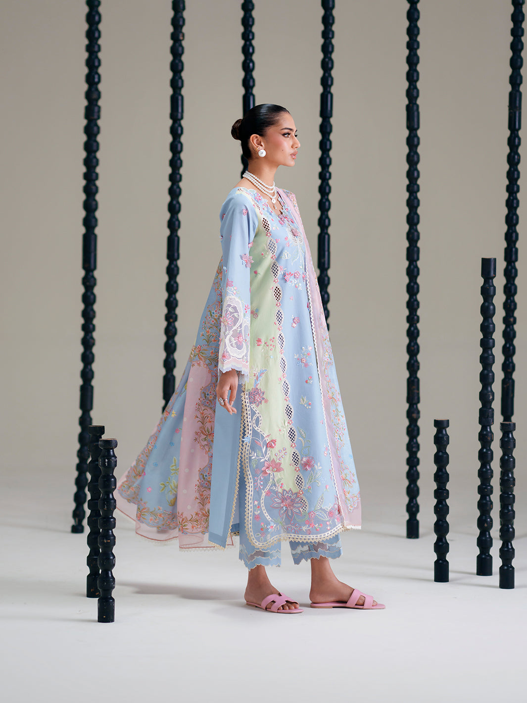 Bin Ilyas | Amour Luxury Lawn 26 | 184-B, image 4