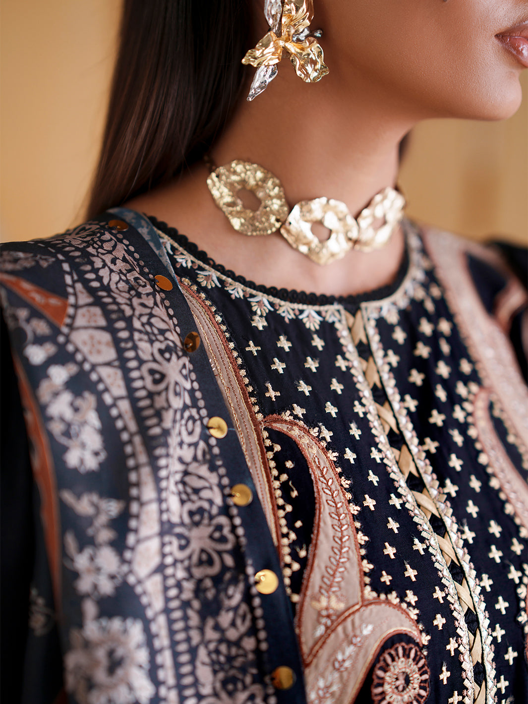 Bin Ilyas | Amour Luxury Lawn 26 | 185-B, image 4