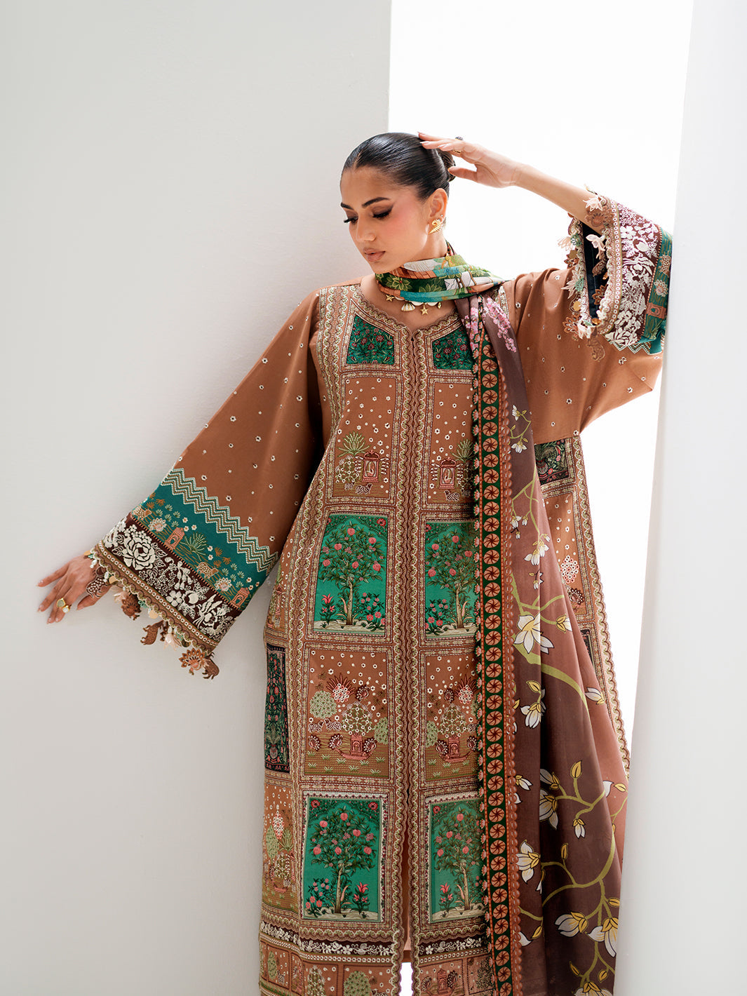 Bin Ilyas | Amour Luxury Lawn 26 | 186-B, image 6