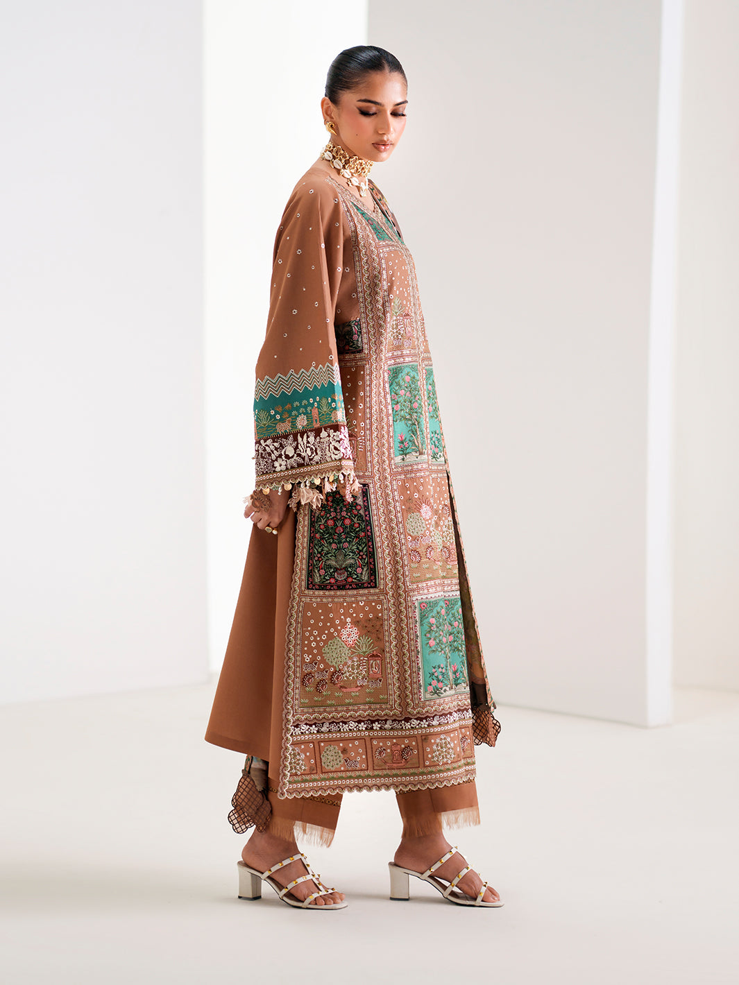 Bin Ilyas | Amour Luxury Lawn 26 | 186-B, image 2