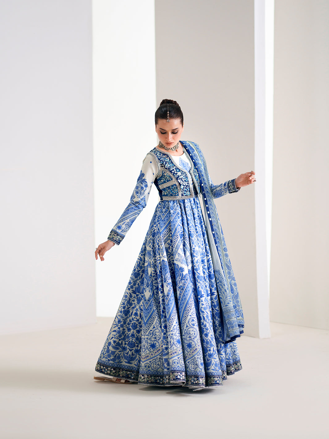 Bin Ilyas | Amour Luxury Lawn 26 | 88-A, image 2