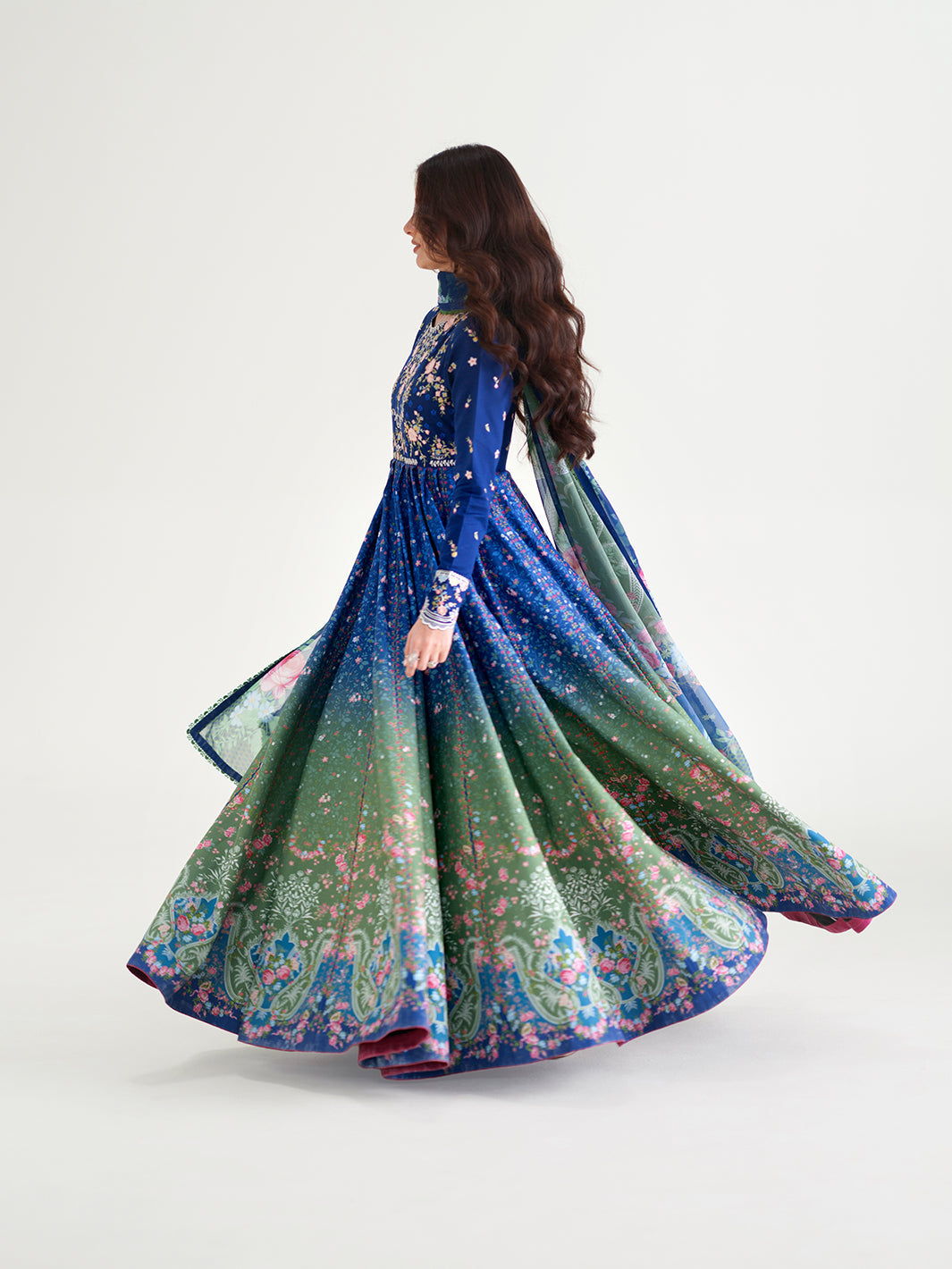 Bin Ilyas | Amour Luxury Lawn 26 | 189-A, image 2