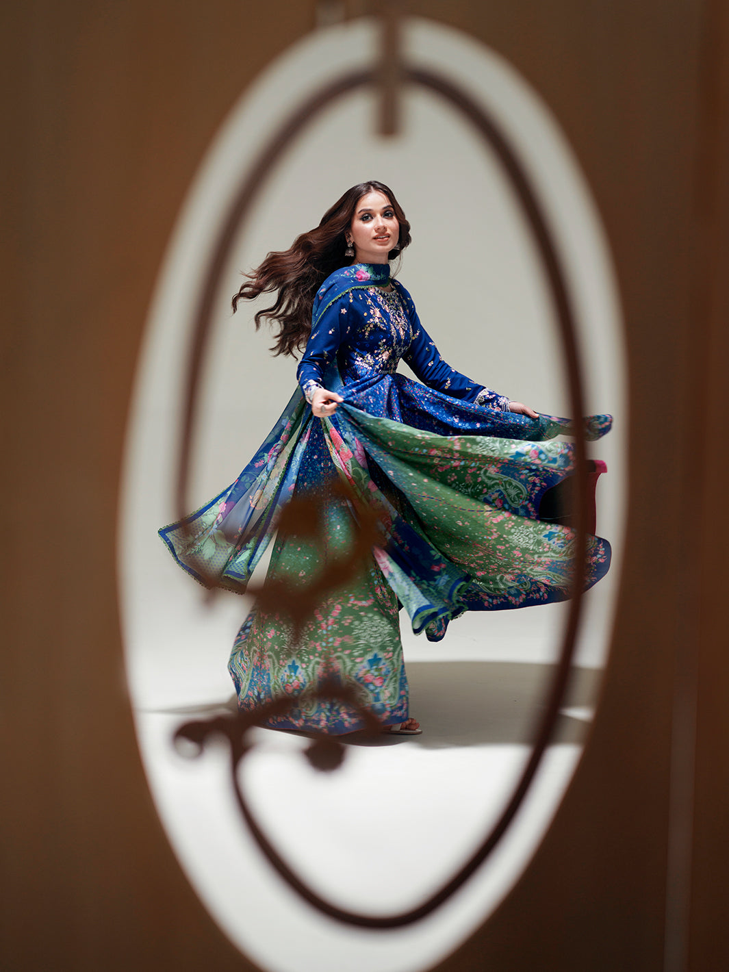 Bin Ilyas | Amour Luxury Lawn 26 | 189-A, image 7